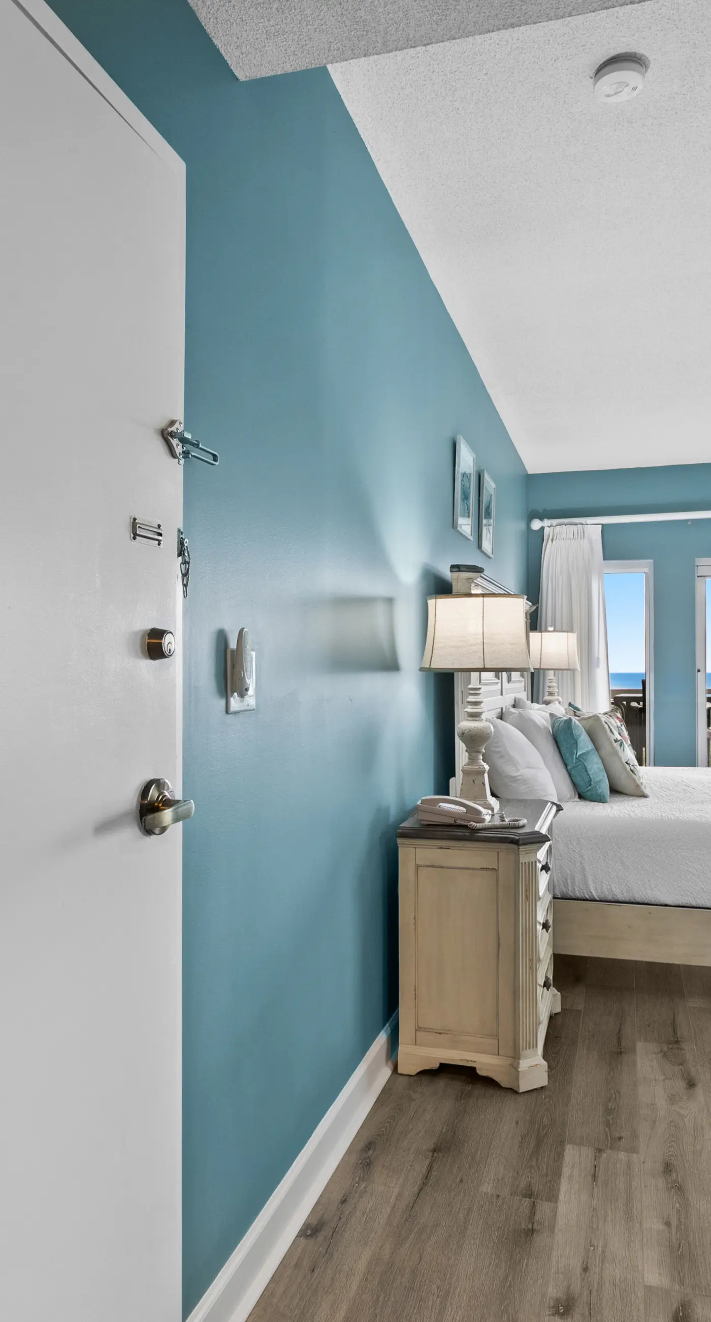 Remodeled Ocean View Suite with Balcony and Pool