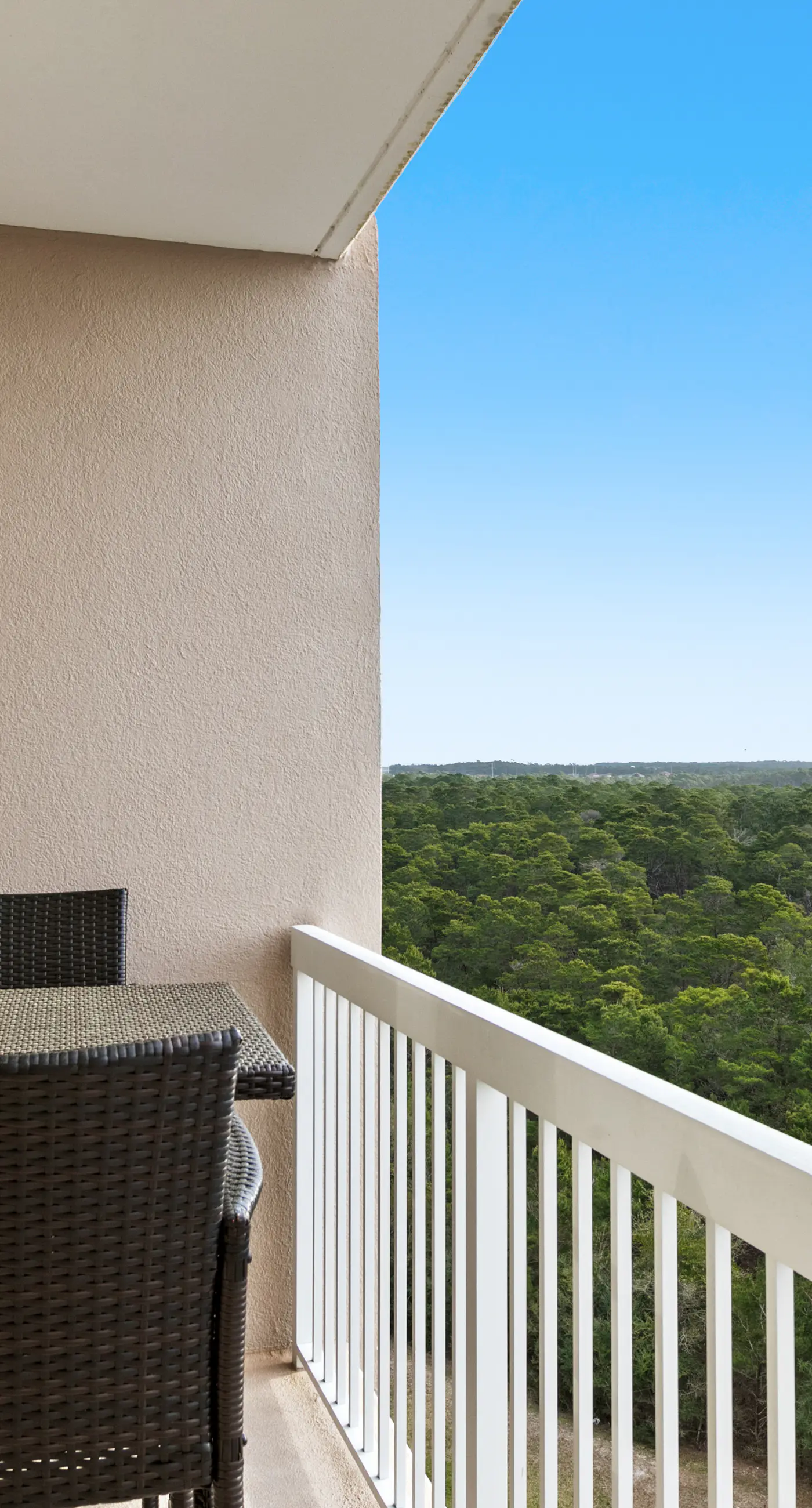 Remodeled Ocean View Suite with Balcony and Pool