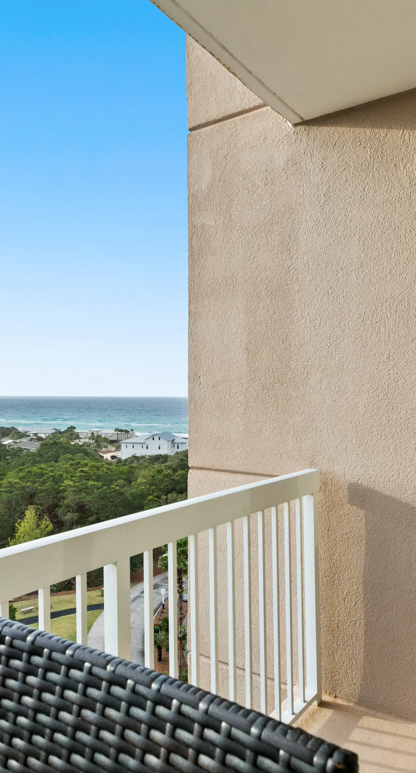 Remodeled Ocean View Suite with Balcony and Pool