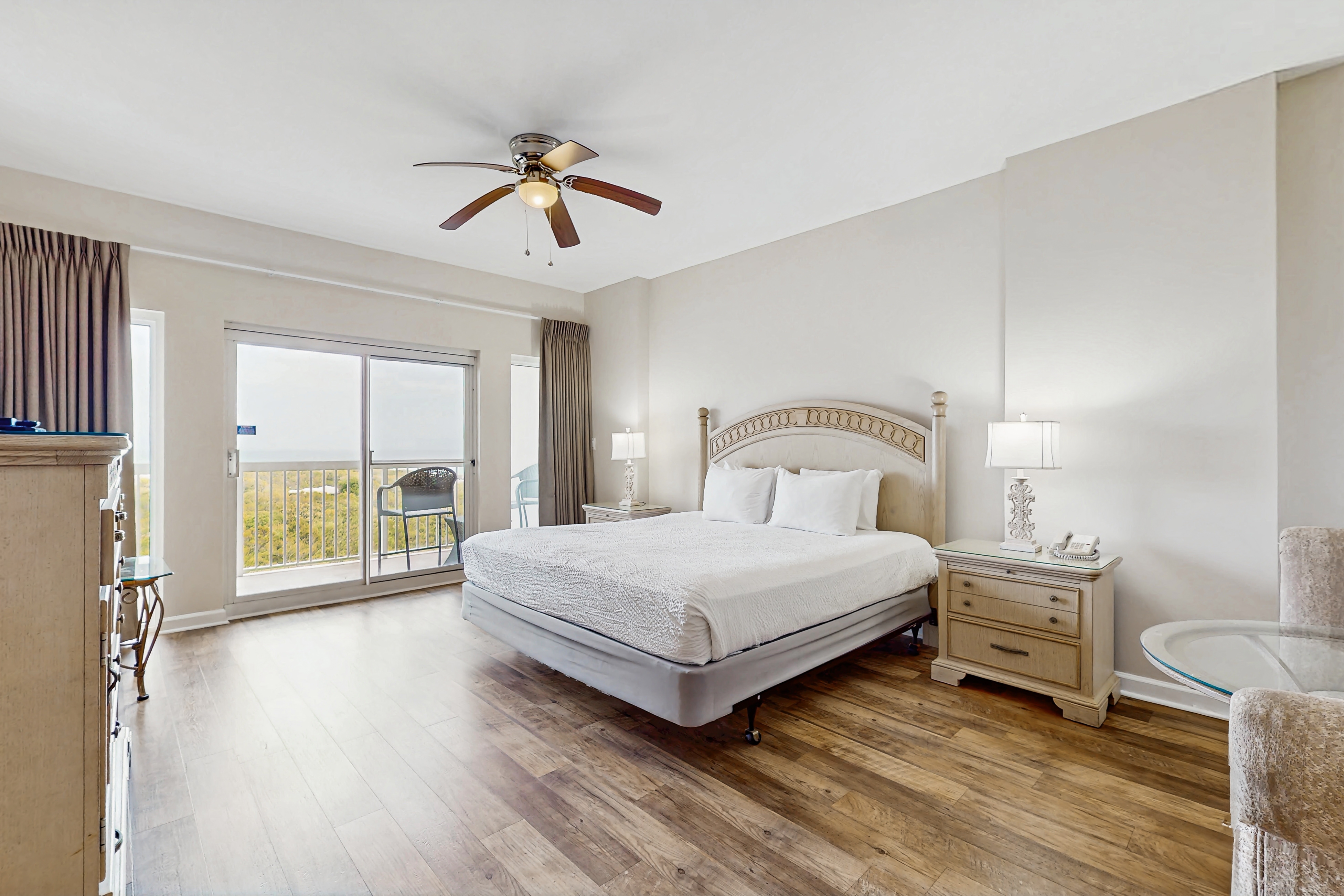 Studio with Gulf Views and Shared Pool