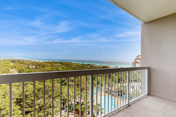 Studio with Gulf Views and Shared Pool