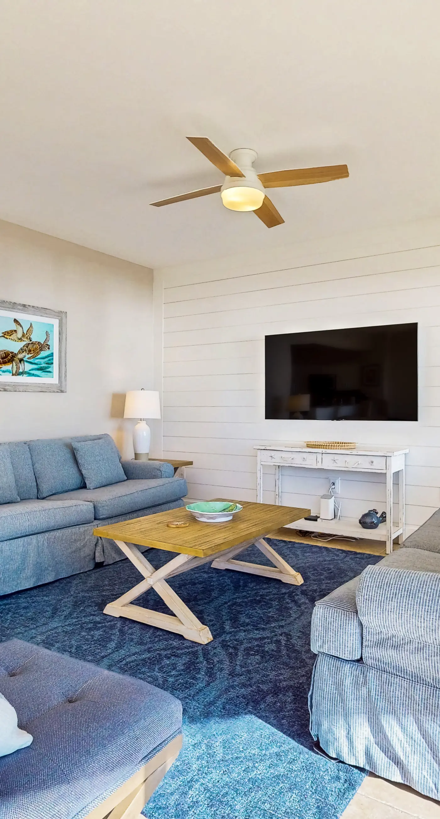 Exclusive beachfront: Gulf views, sleeps 6