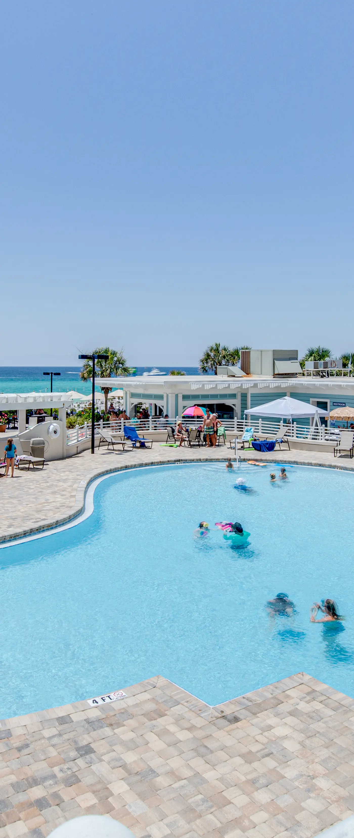 Exclusive beachfront: Gulf views, sleeps 6
