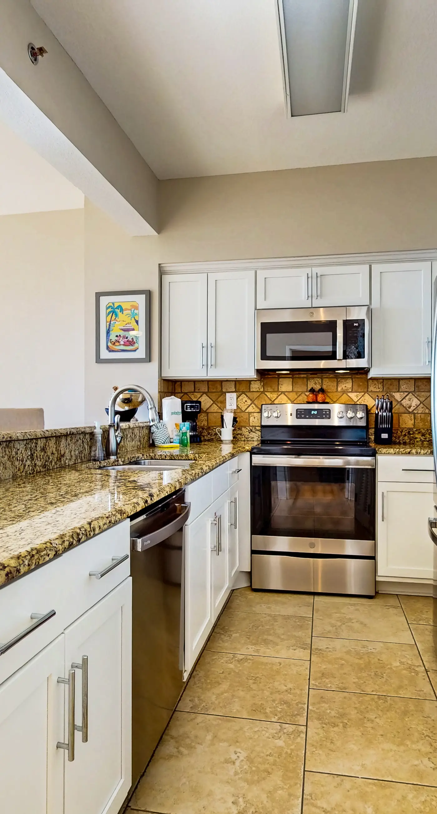 Exclusive beachfront: Gulf views, sleeps 6