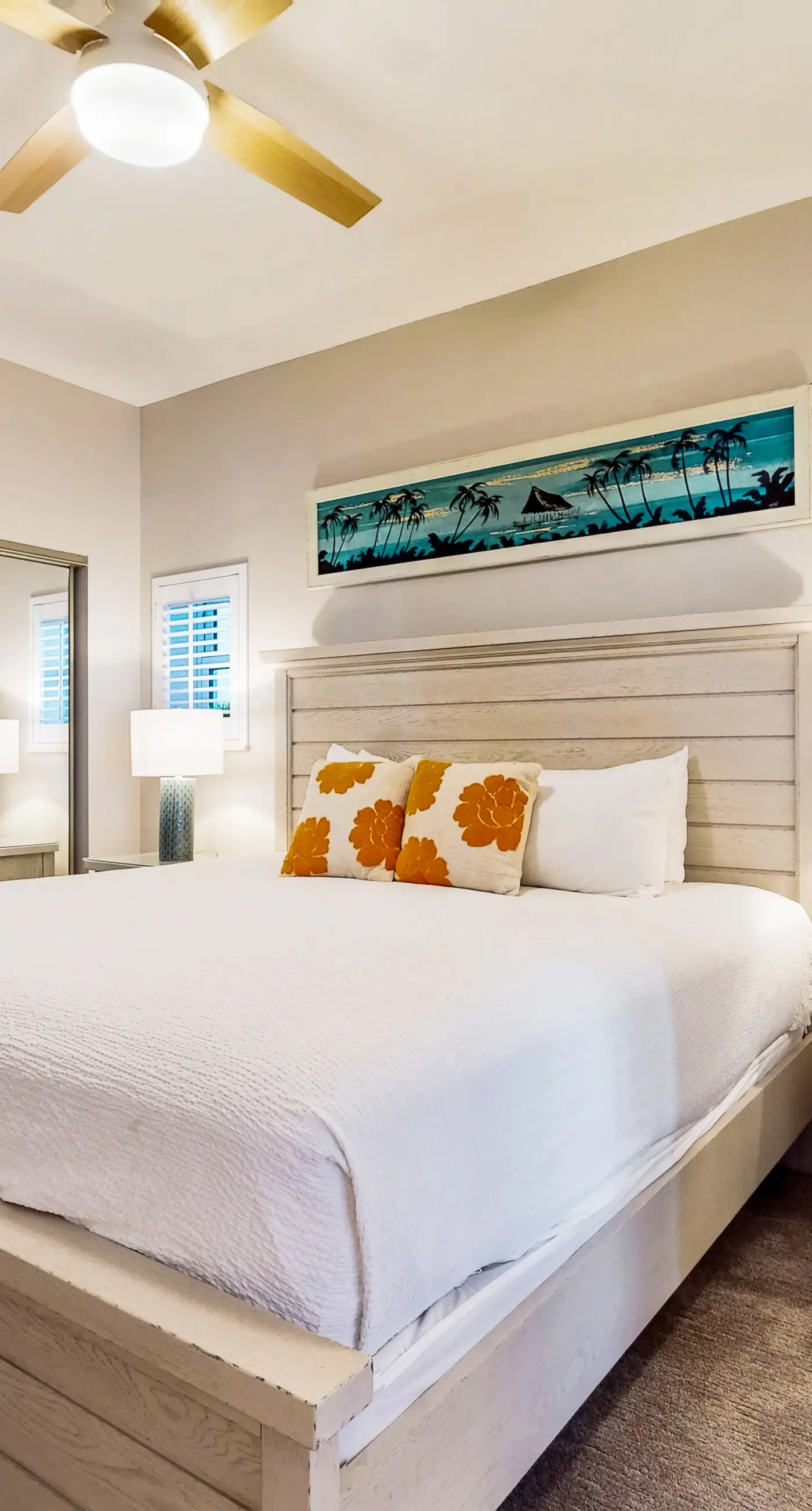 Exclusive beachfront: Gulf views, sleeps 6