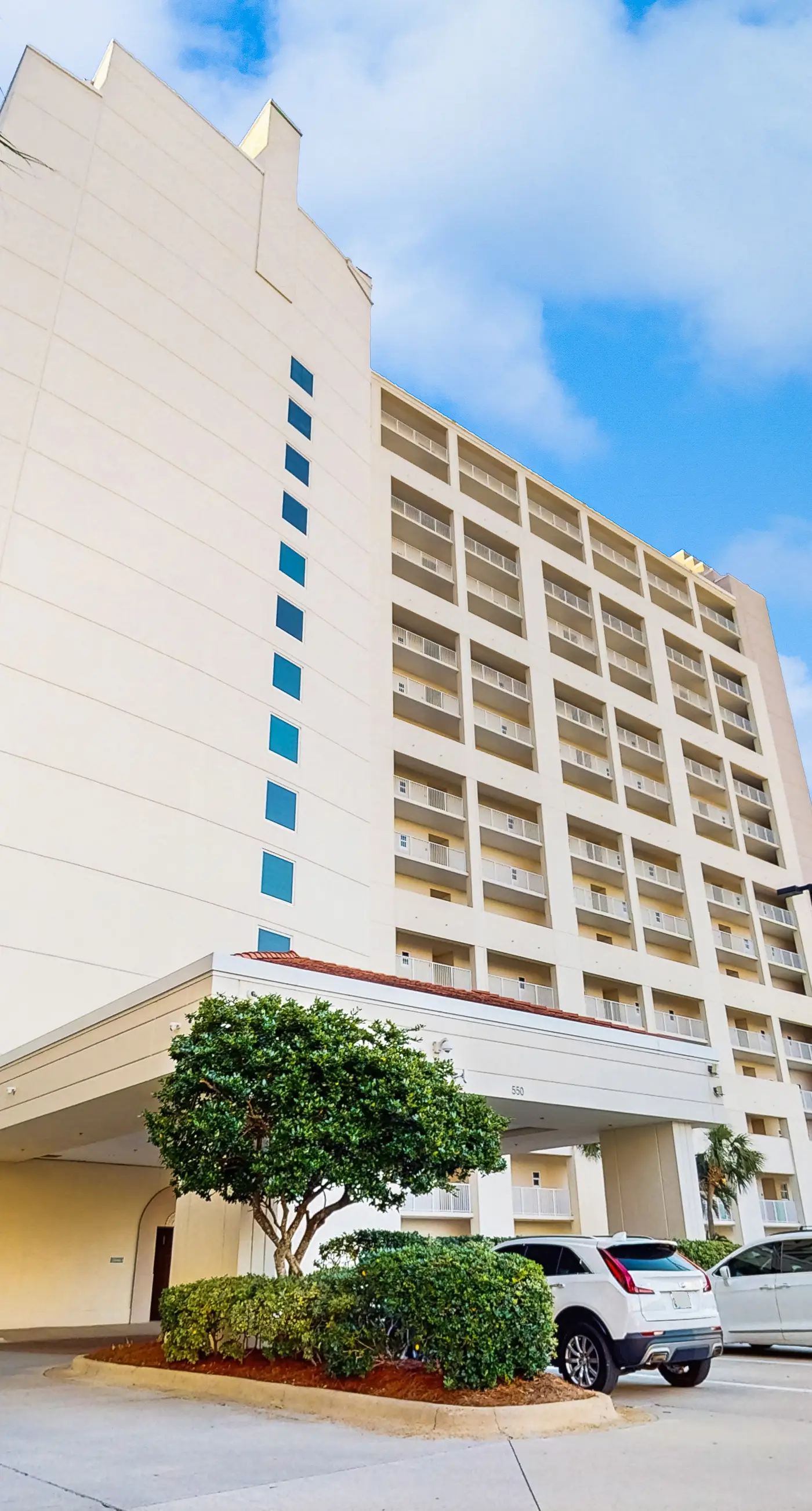 Exclusive beachfront: Gulf views, sleeps 6