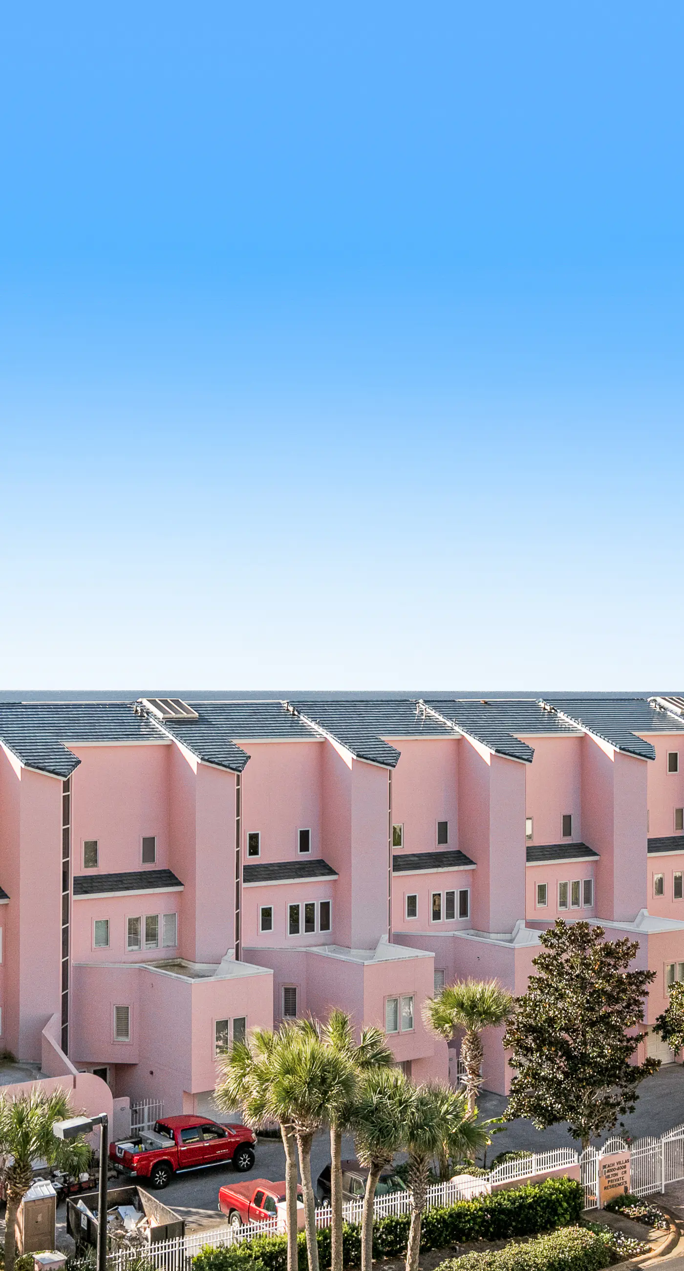 Exclusive beachfront: Gulf views, sleeps 6