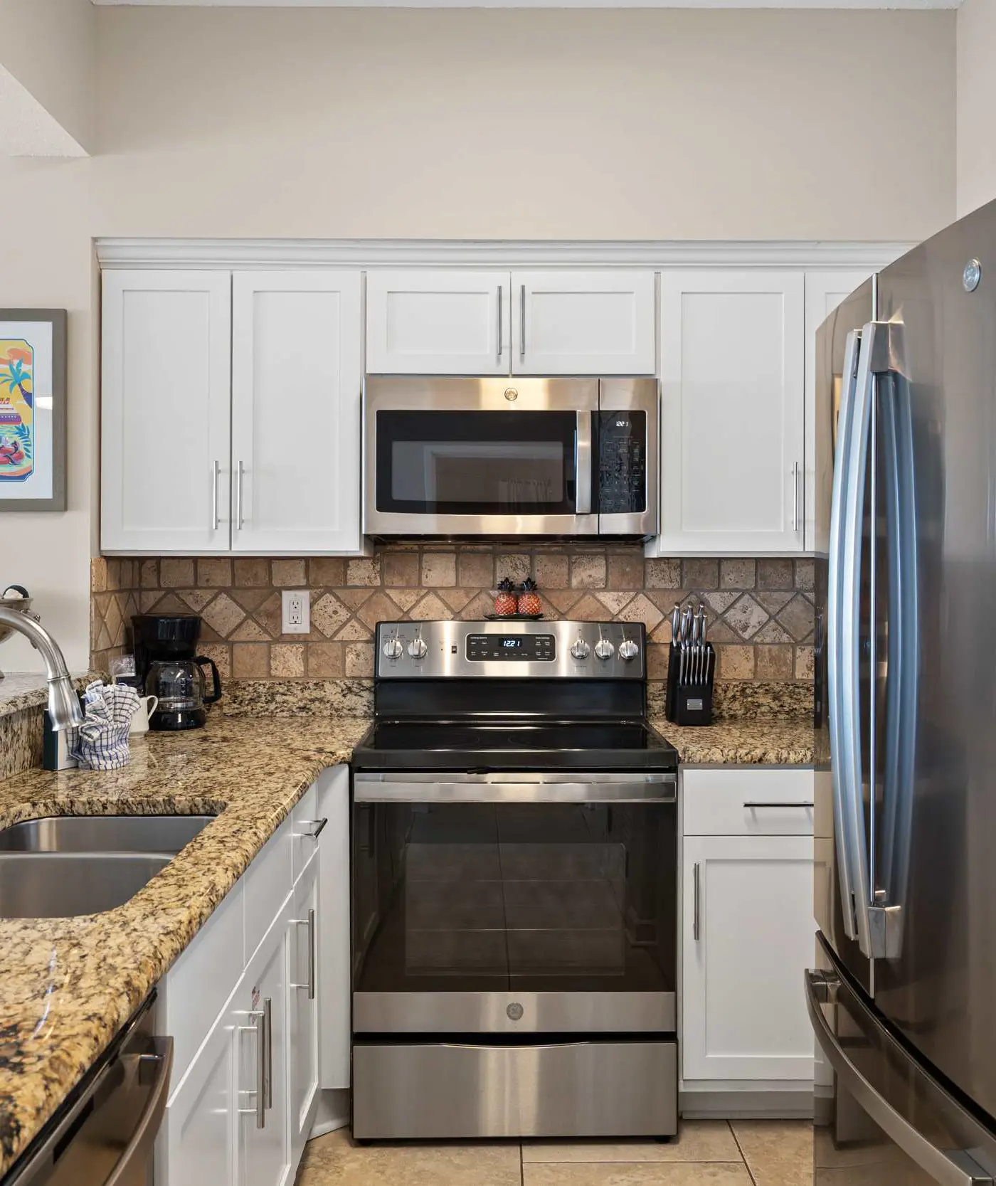 Exclusive beachfront: Gulf views, sleeps 6