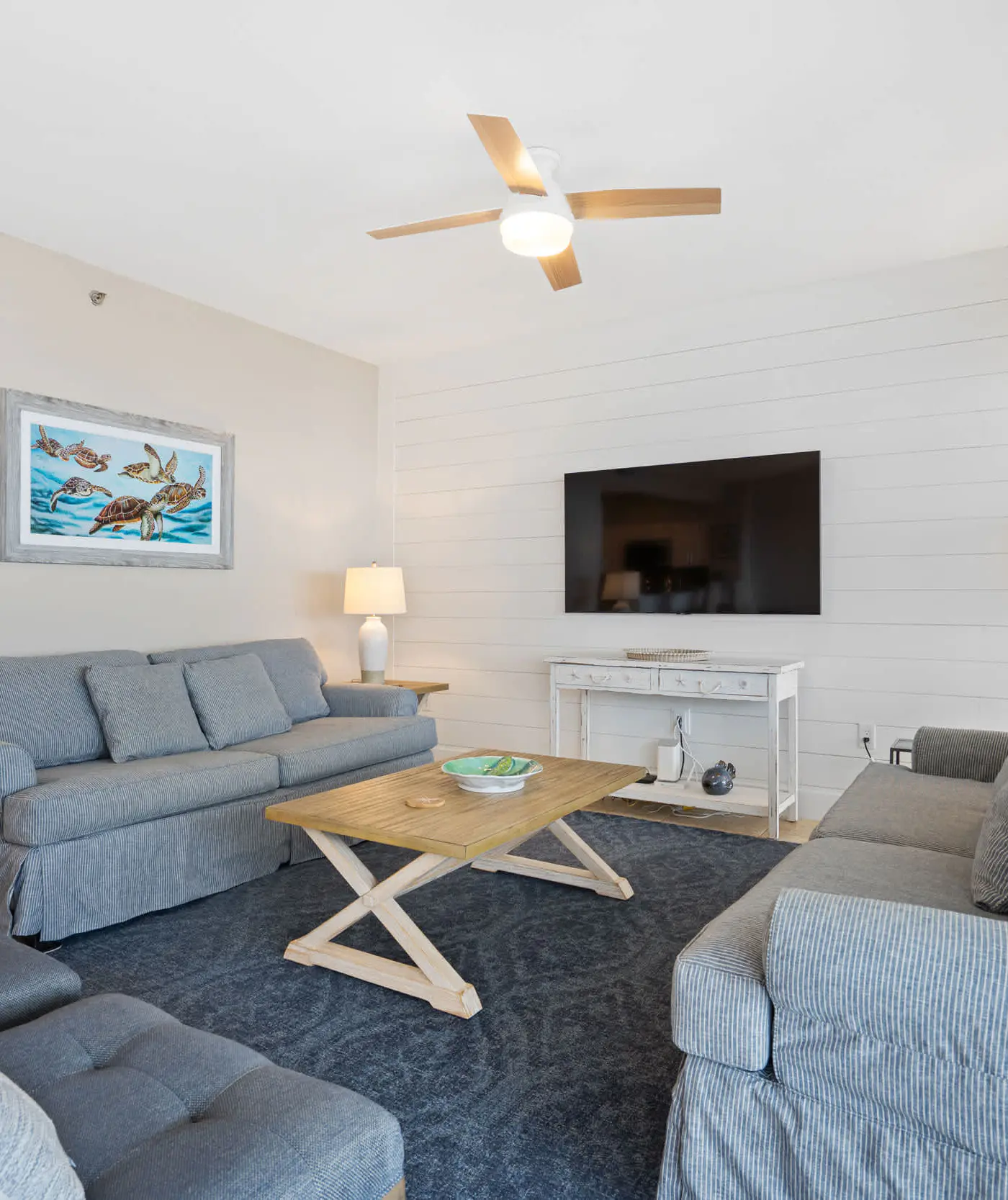 Exclusive beachfront: Gulf views, sleeps 6
