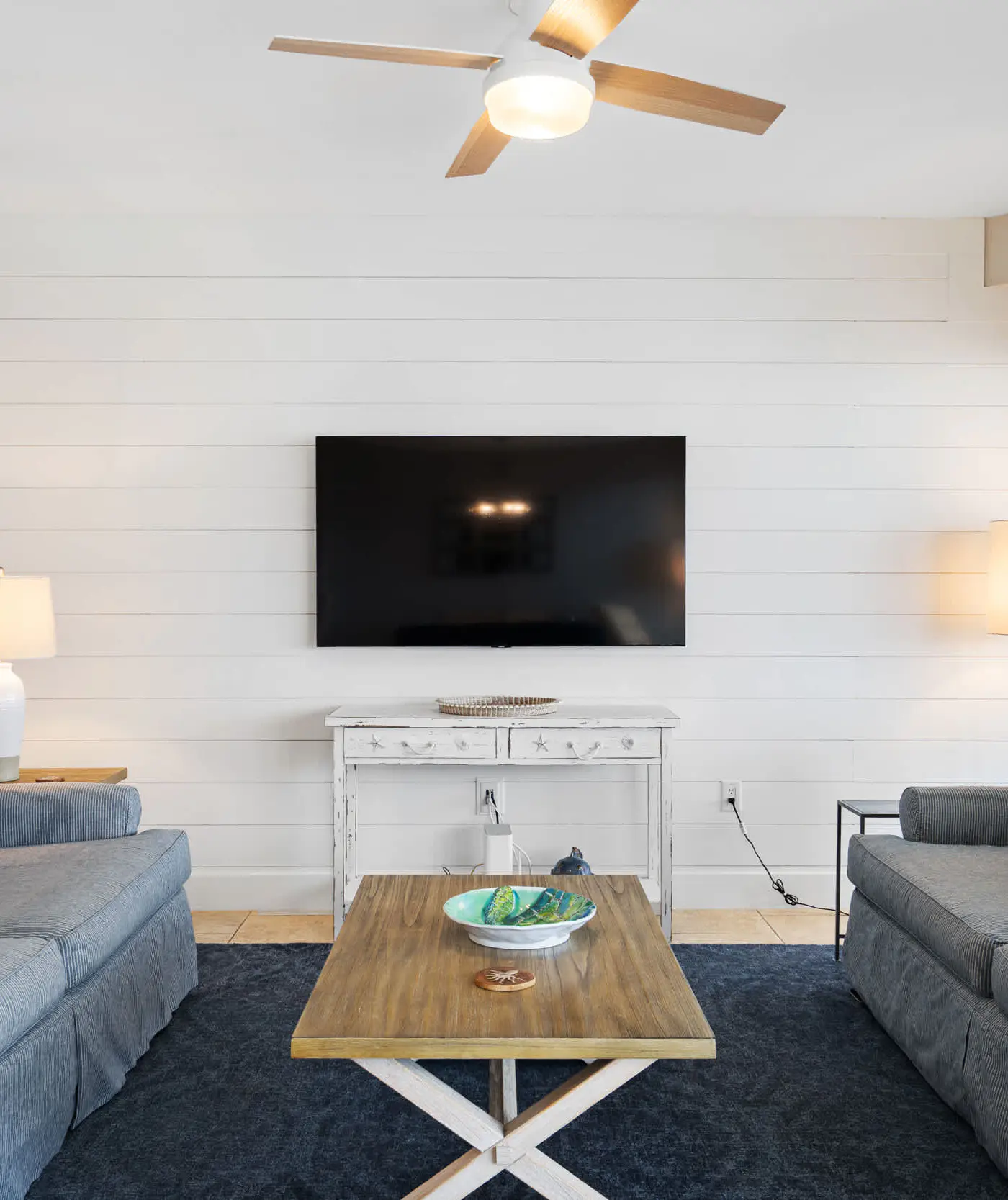 Exclusive beachfront: Gulf views, sleeps 6