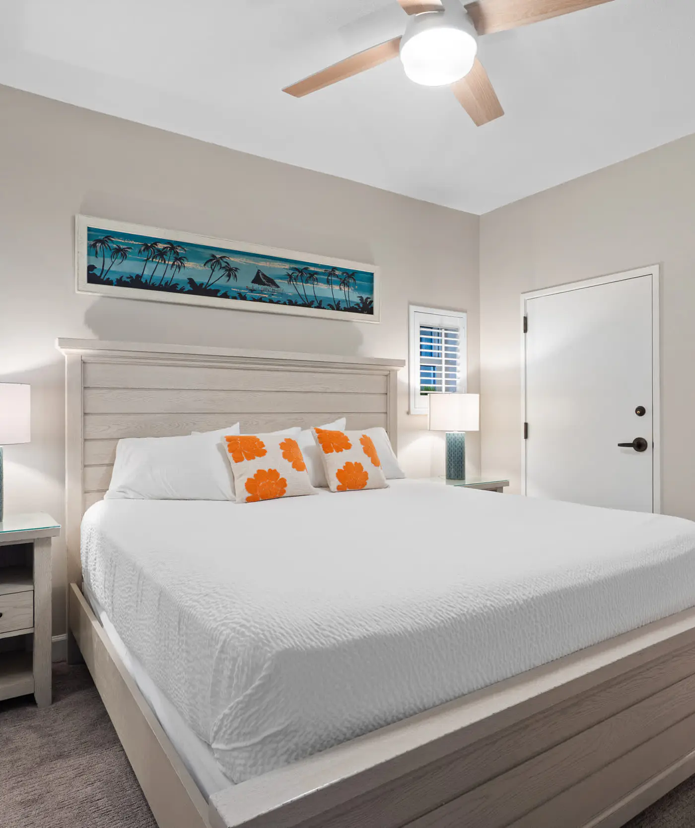 Exclusive beachfront: Gulf views, sleeps 6