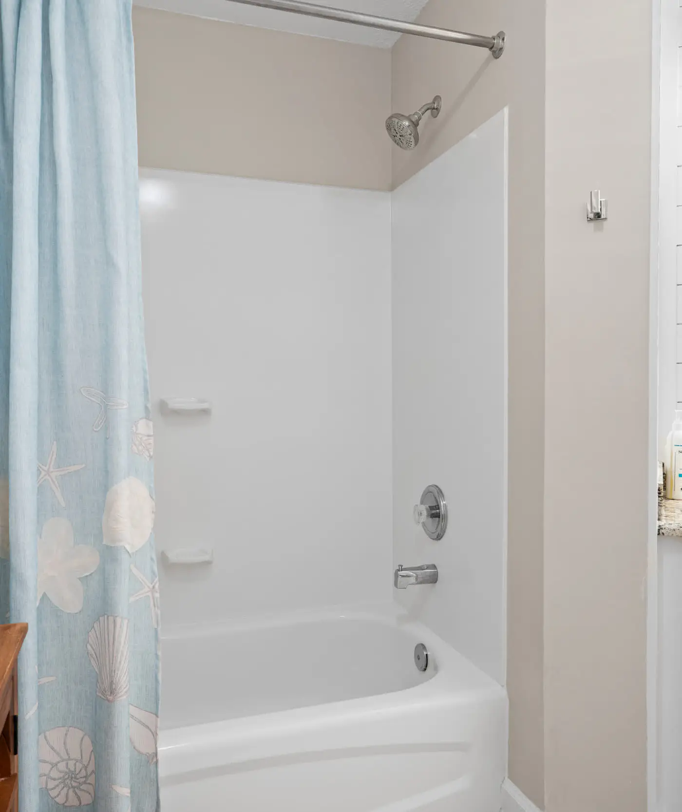 Exclusive beachfront: Gulf views, sleeps 6