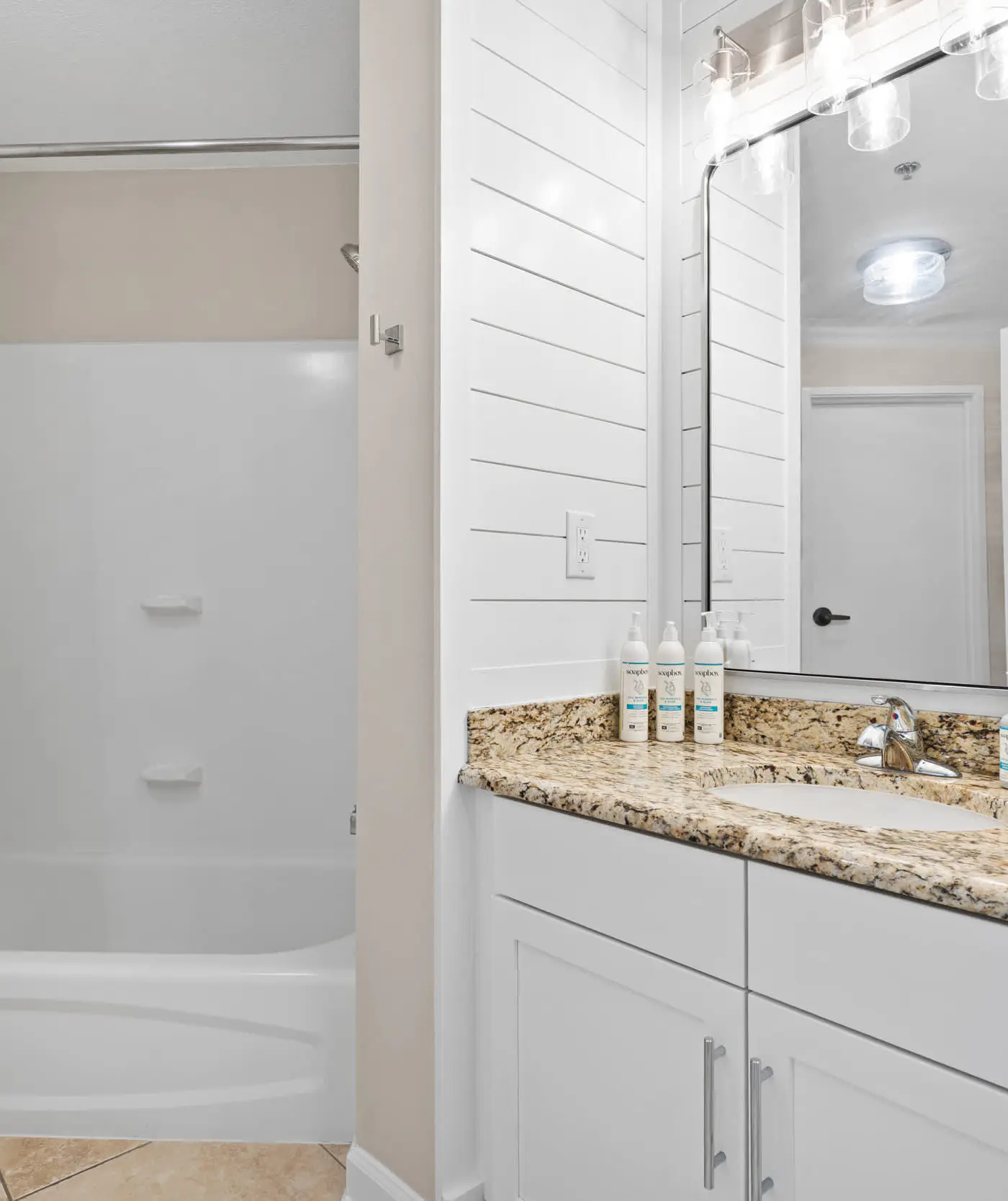 Exclusive beachfront: Gulf views, sleeps 6