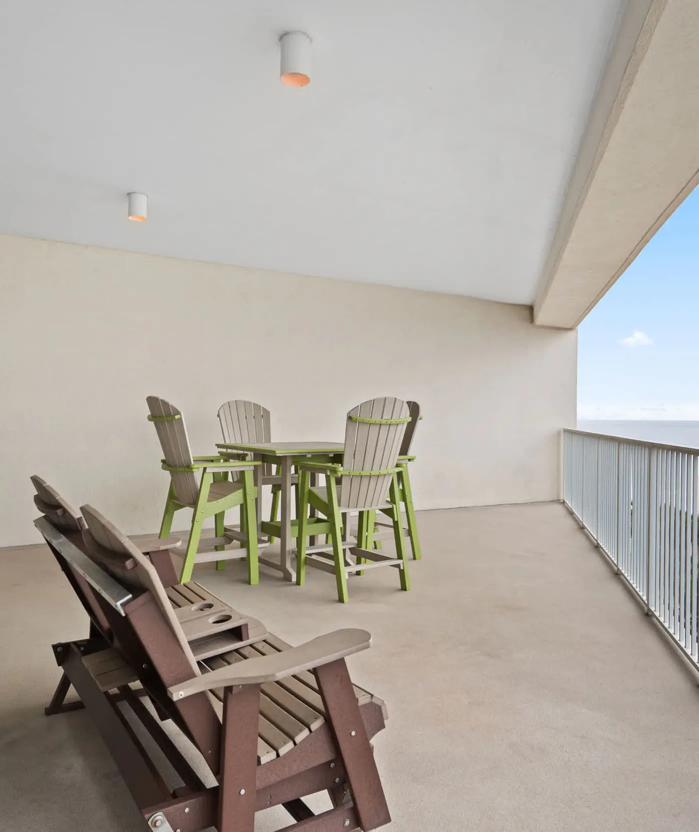 Exclusive beachfront: Gulf views, sleeps 6