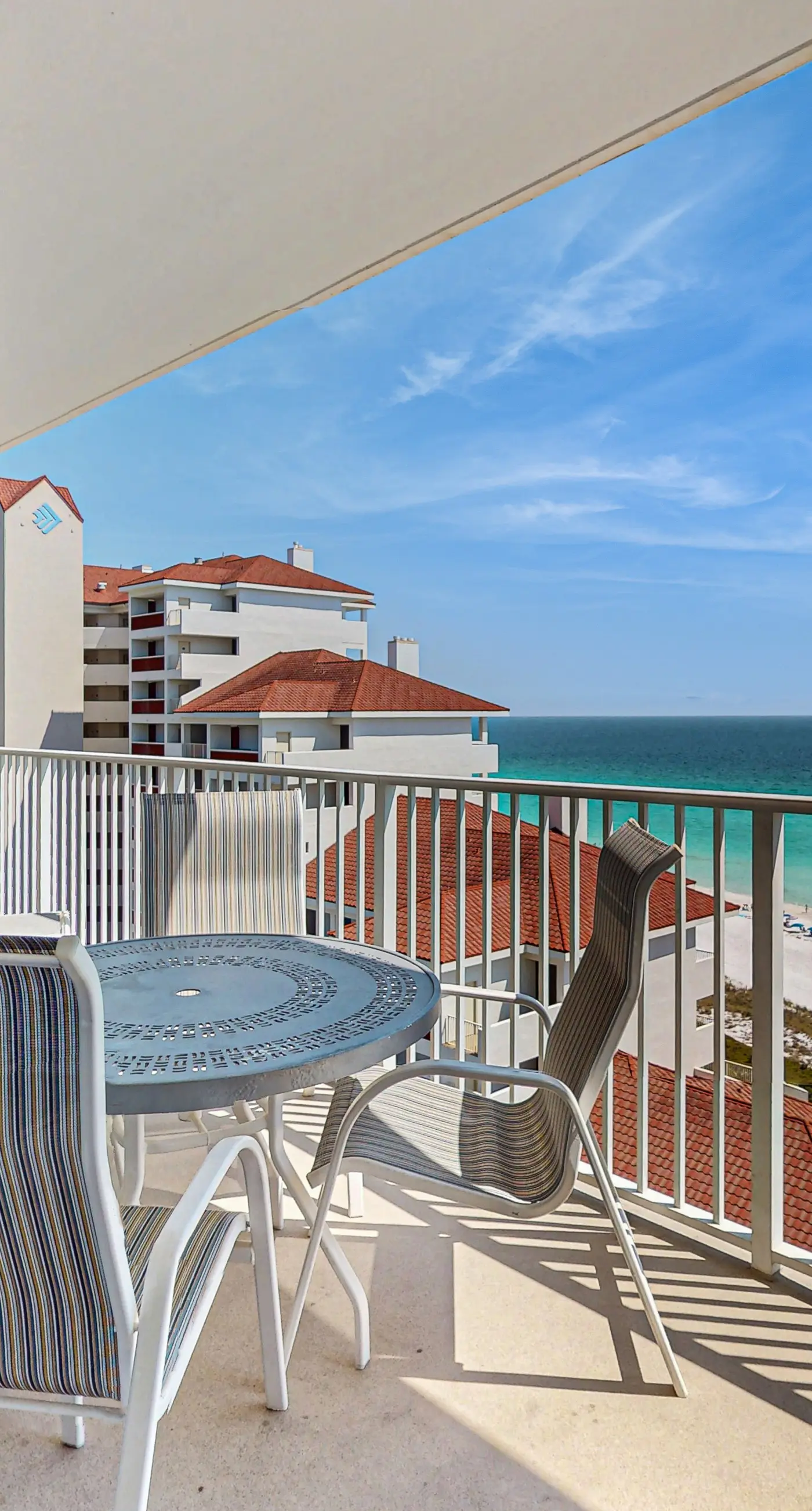 Exclusive beachfront condo w/ pool access
