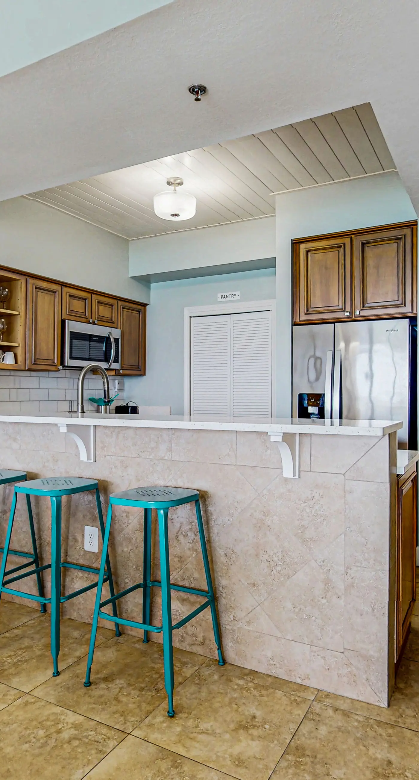 Exclusive beachfront condo w/ pool access