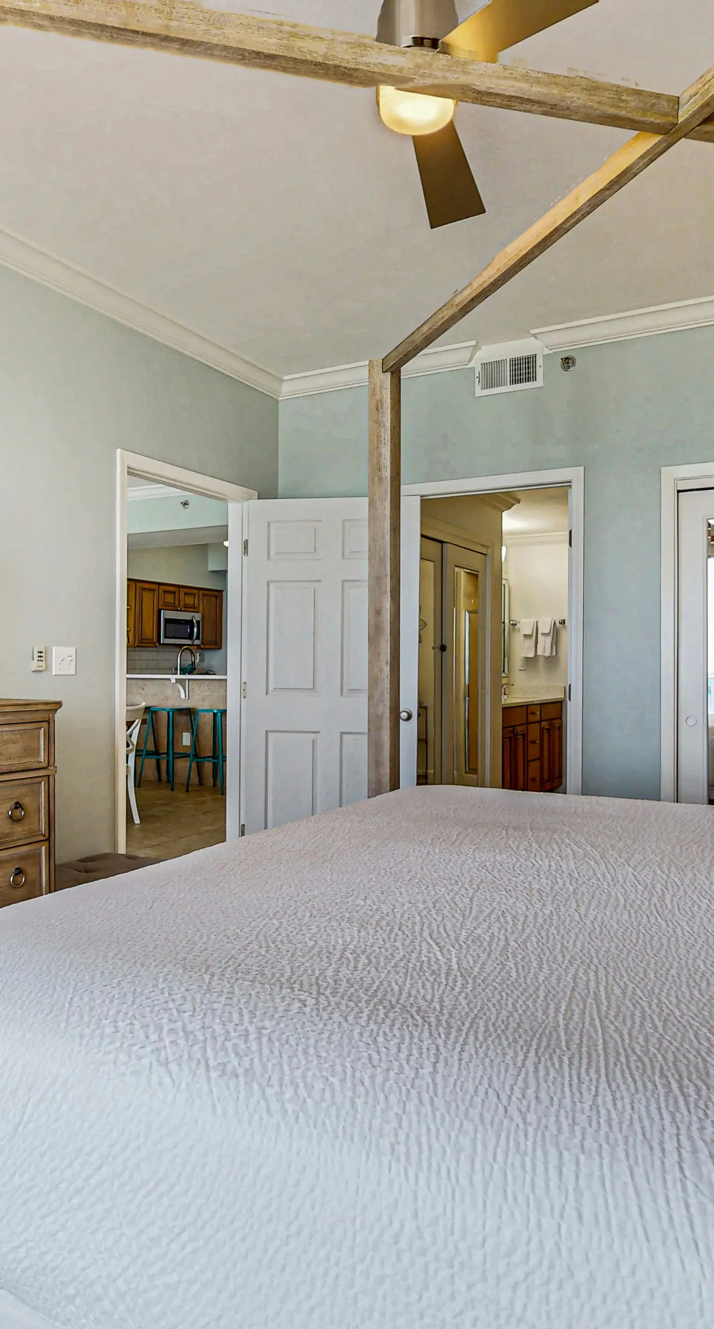 Exclusive beachfront condo w/ pool access