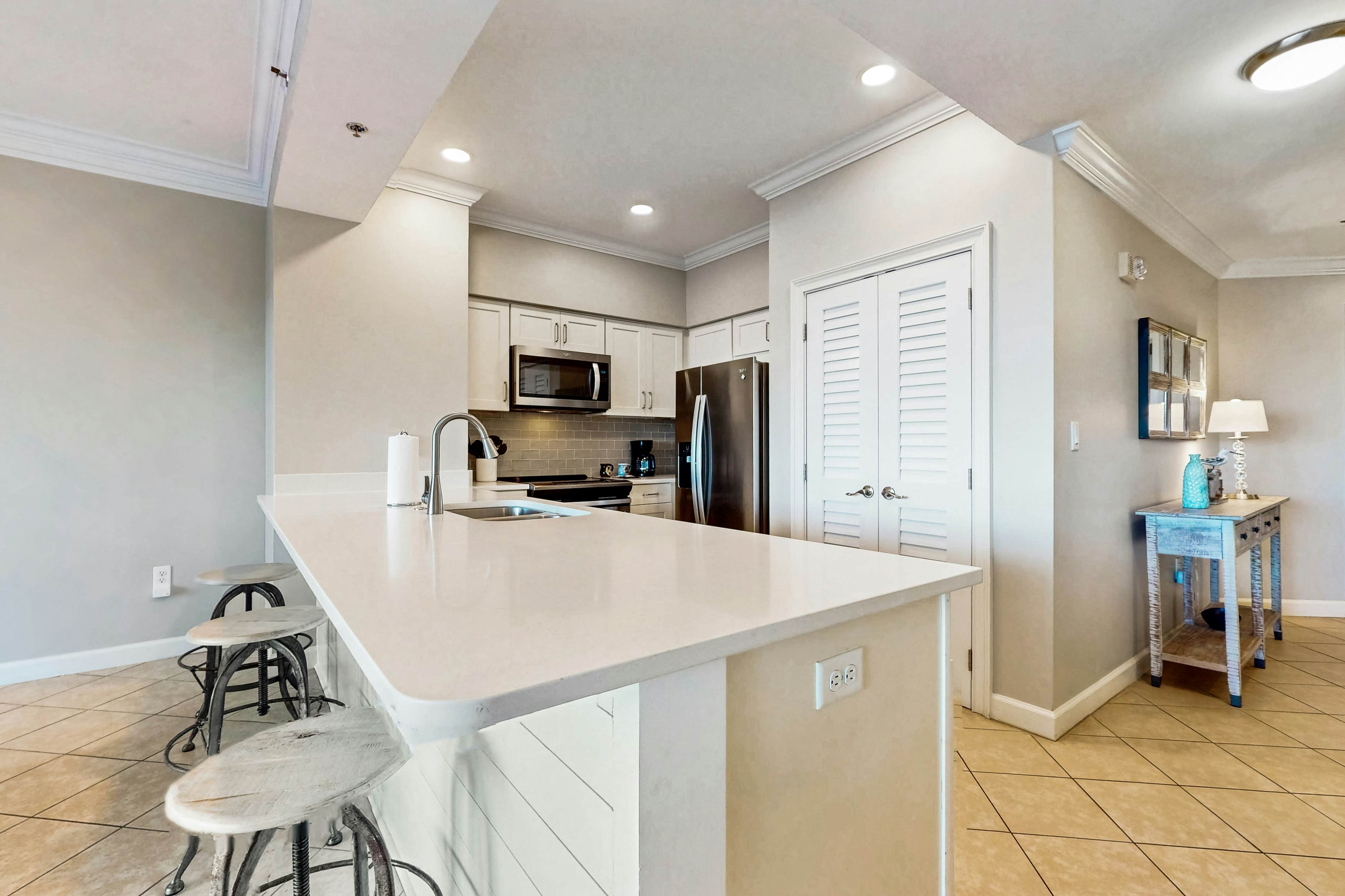 Gulf-Front Condo with Pools Hot Tub and Tennis