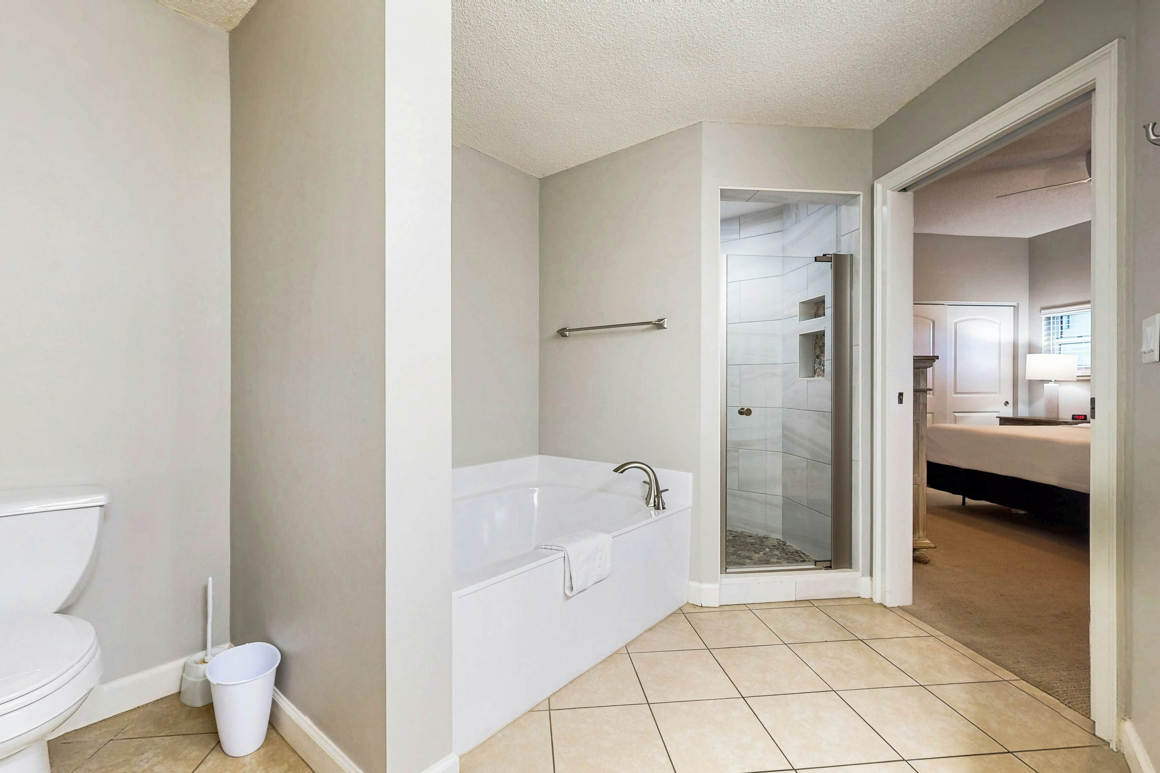 Gulf-Front Condo with Pools Hot Tub and Tennis