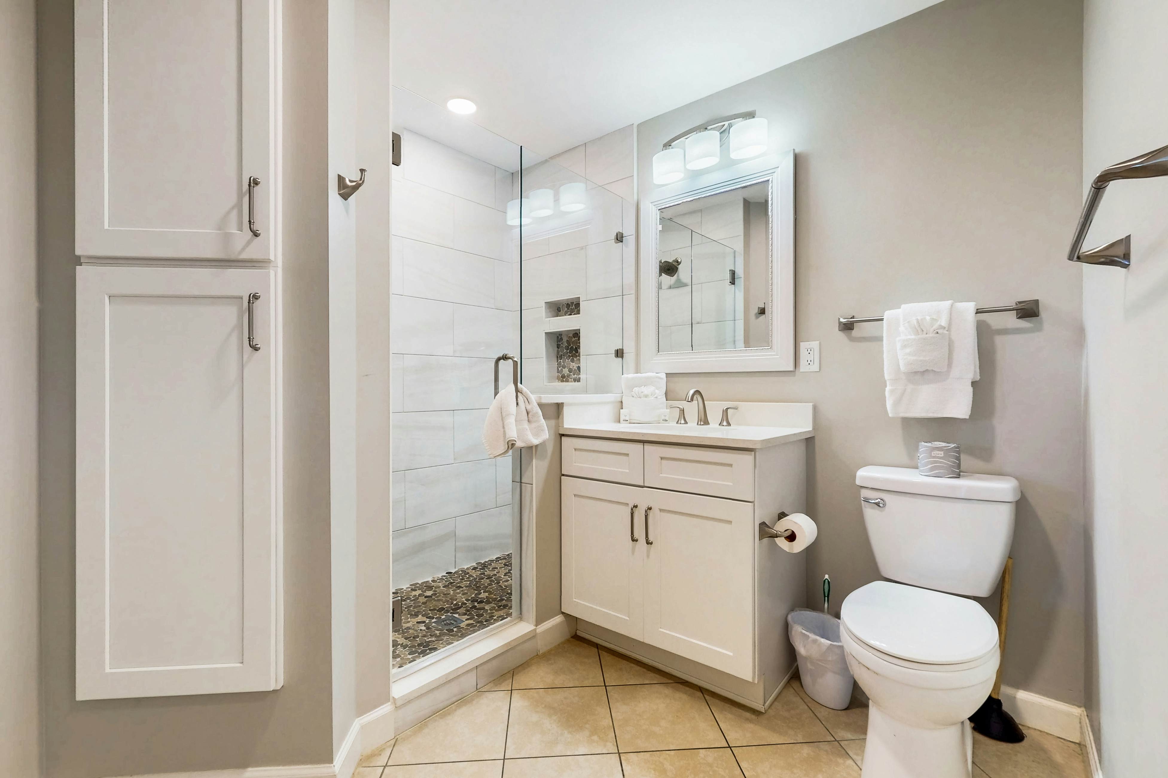 Gulf-Front Condo with Pools Hot Tub and Tennis