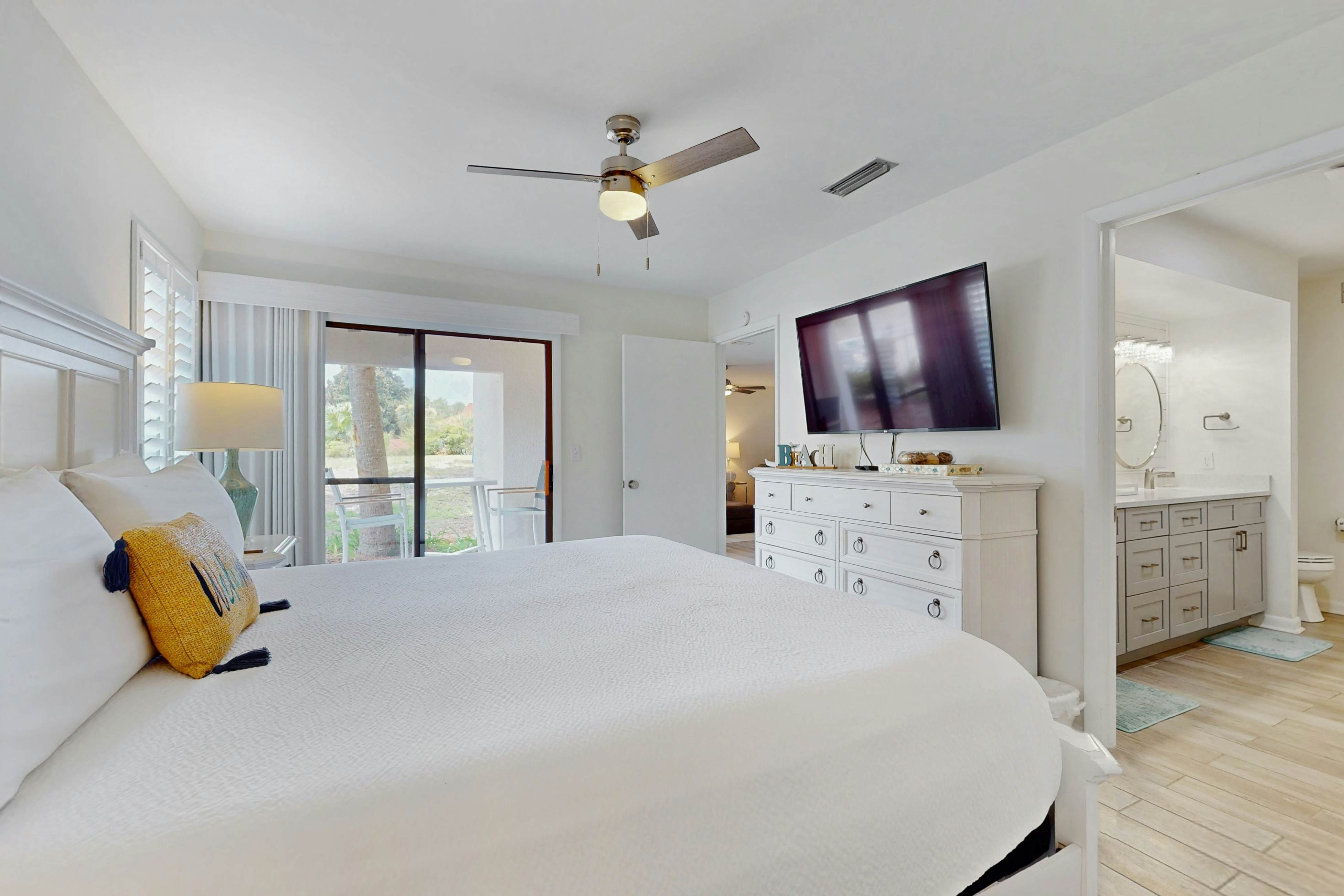 Ground-Floor Condo Near Pool and Beach Tram