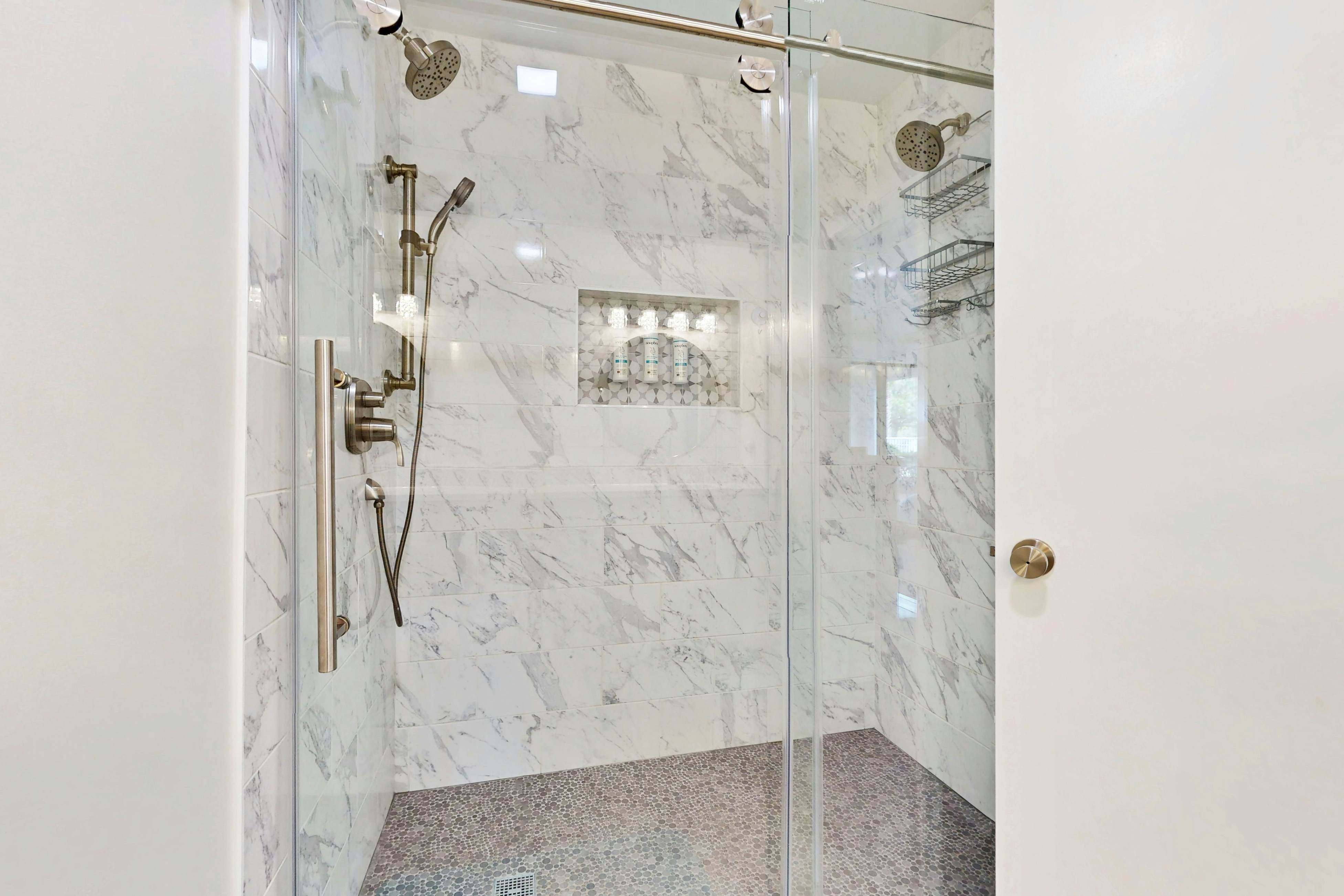 Ground-Floor Condo Near Pool and Beach Tram