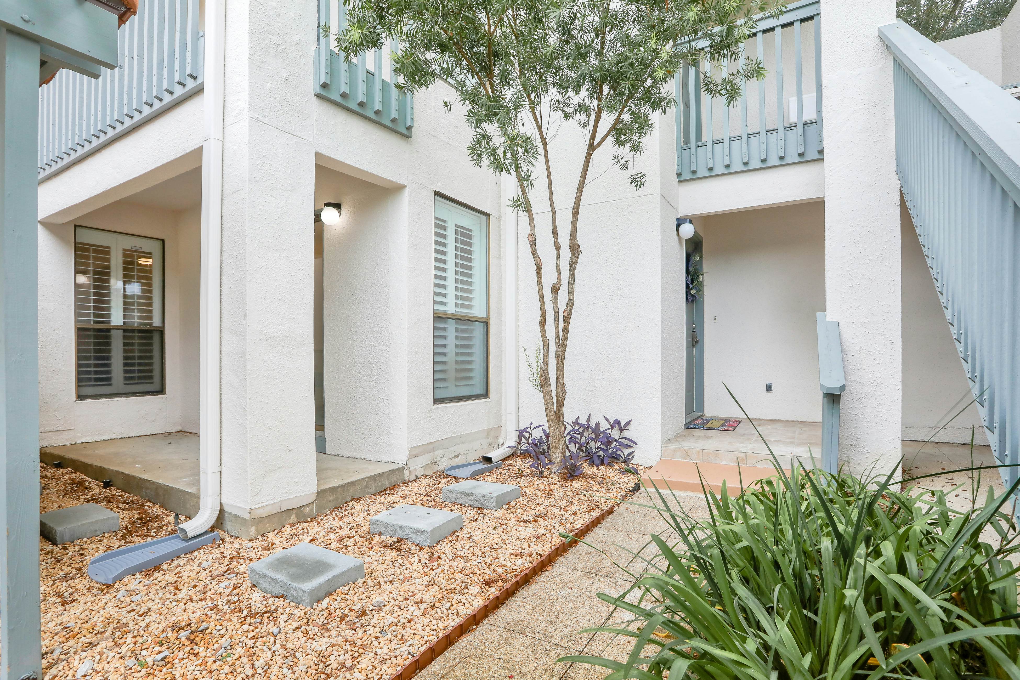 Ground-Floor Condo Near Pool and Beach Tram