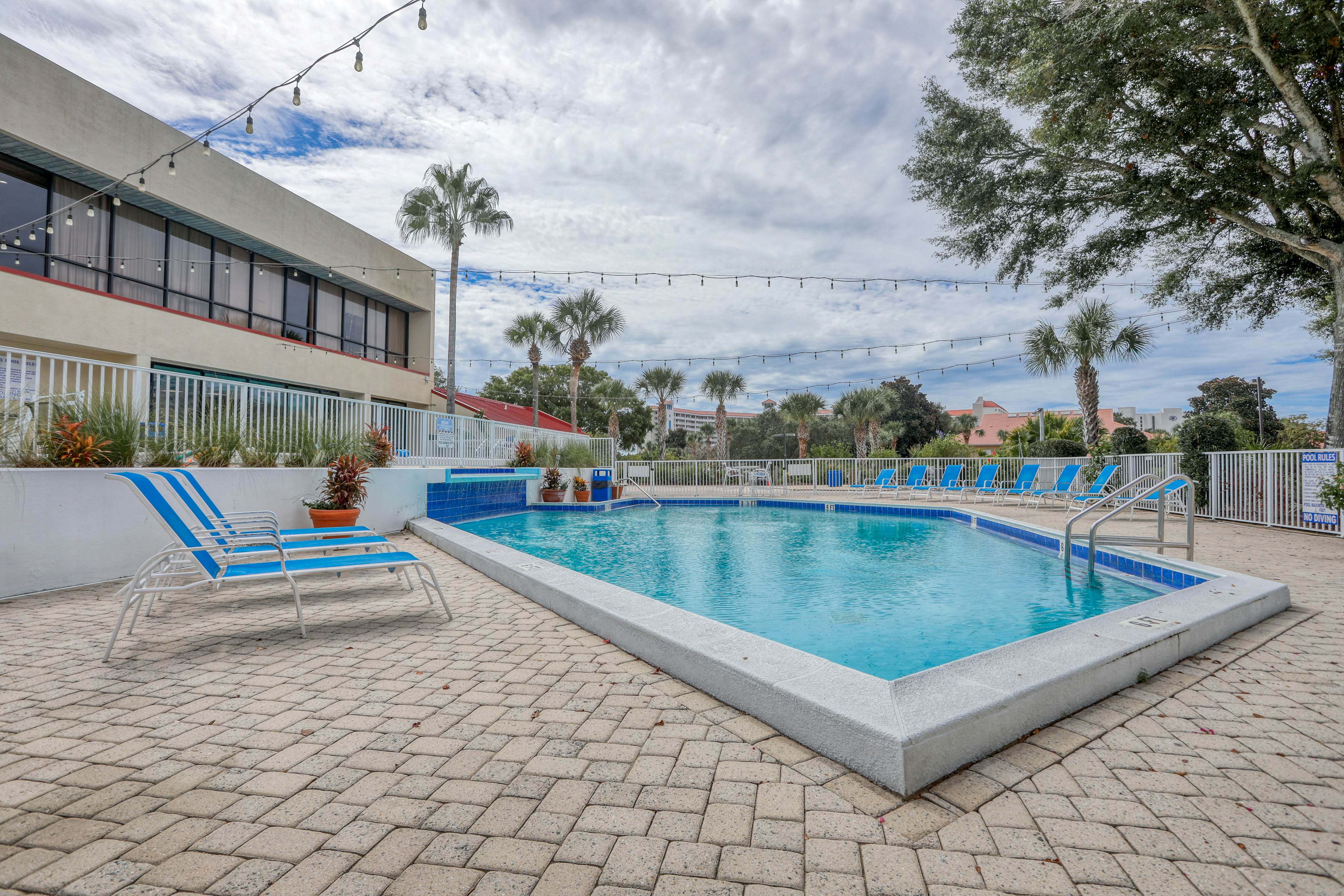 Ground-Floor Condo Near Pool and Beach Tram