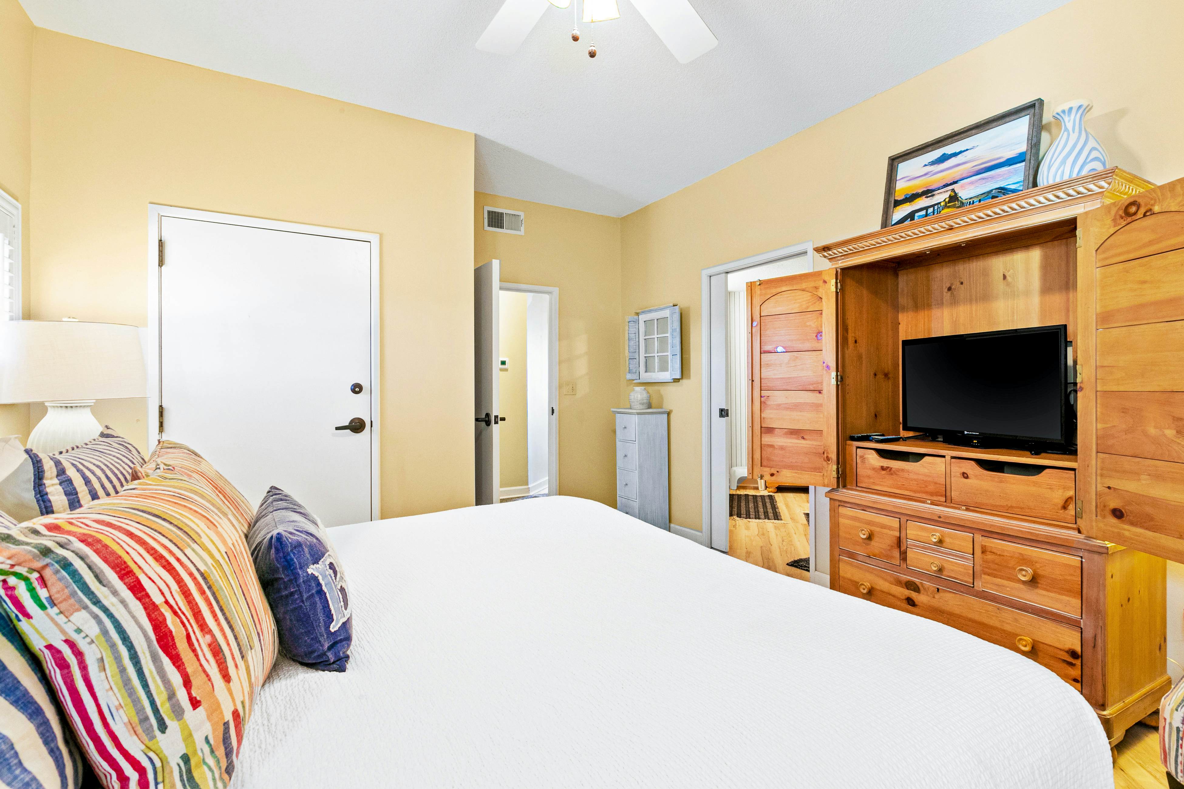 Gulf-Front Condo with Balcony Pools and Tennis