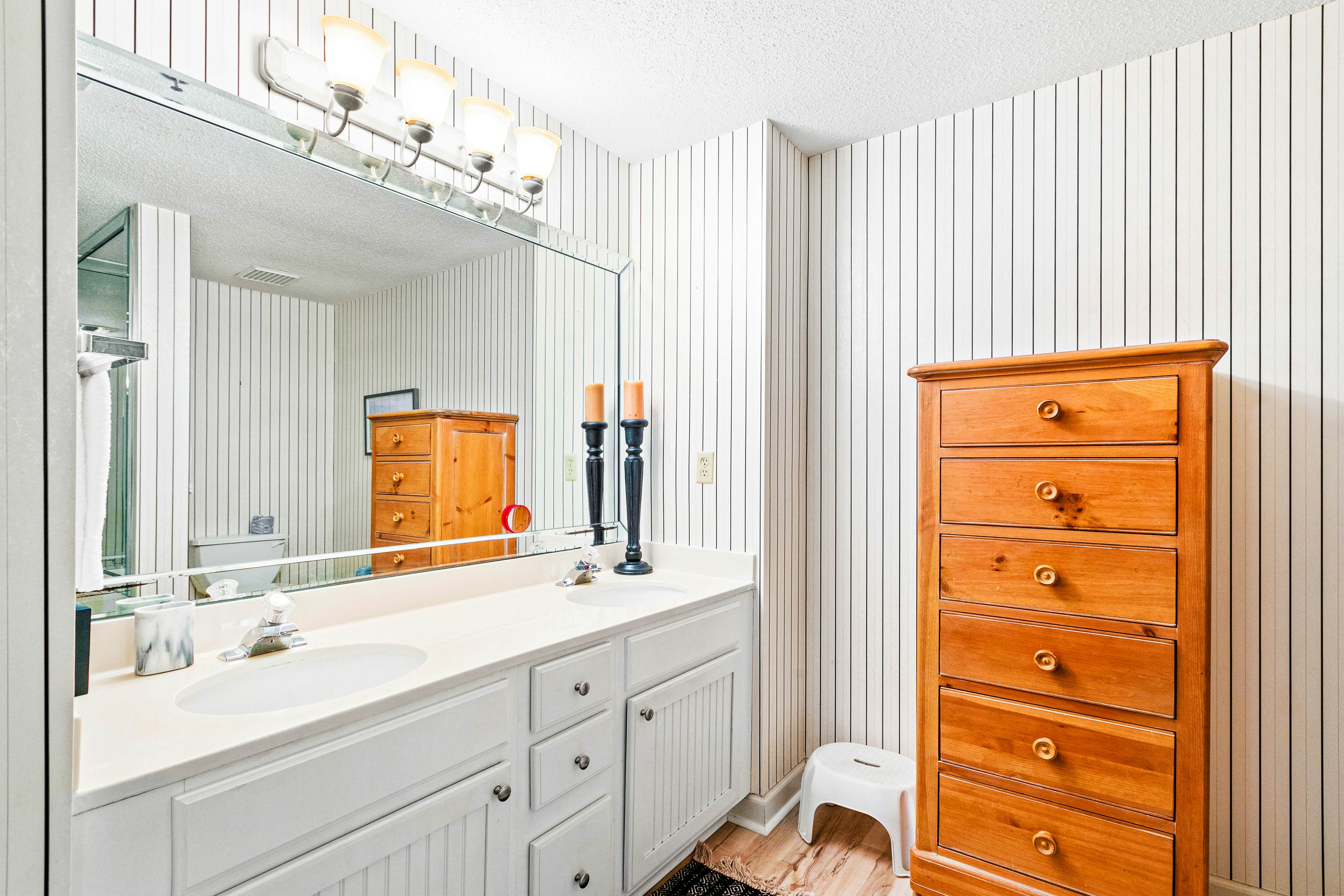 Gulf-Front Condo with Balcony Pools and Tennis