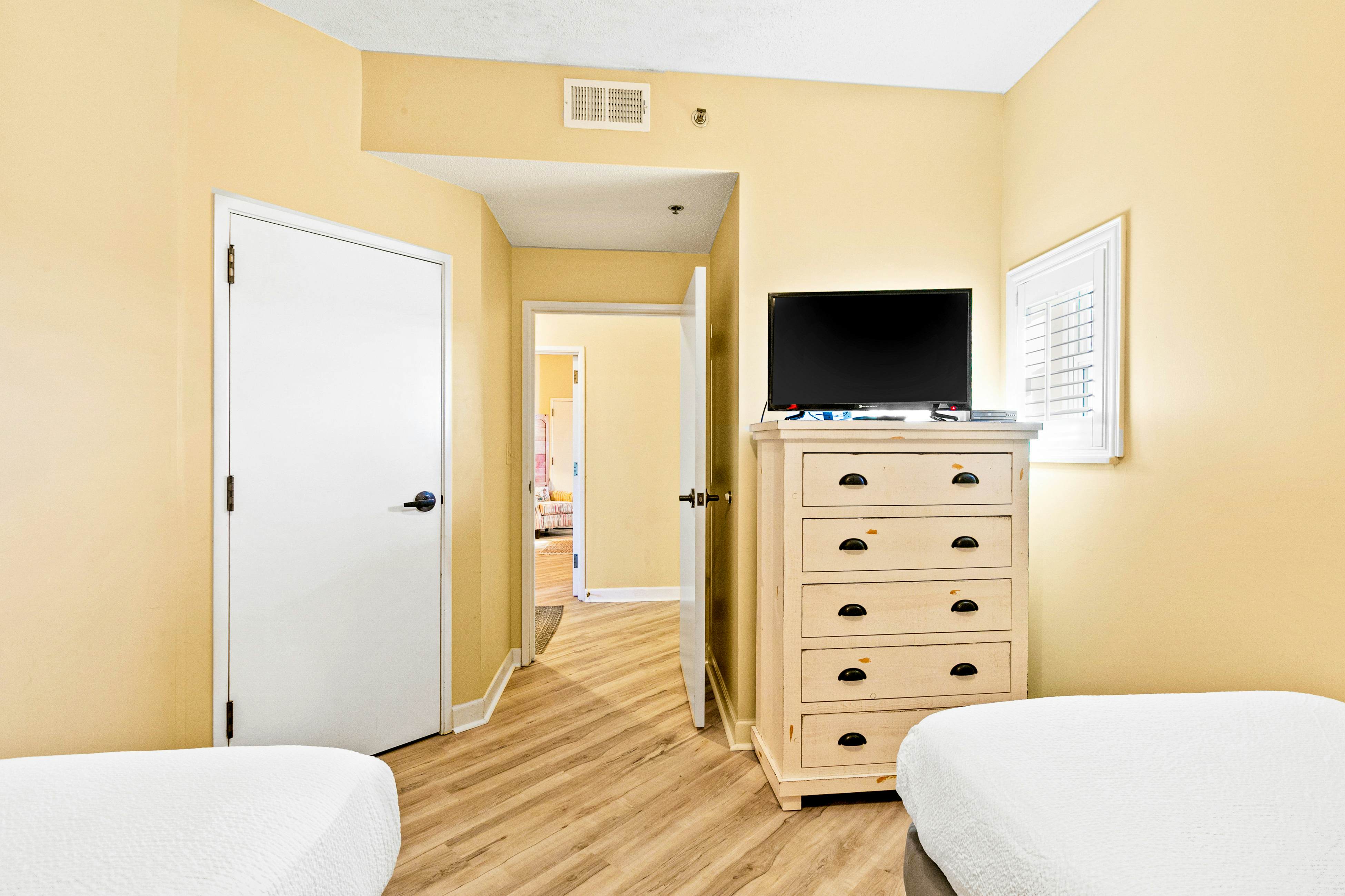 Gulf-Front Condo with Balcony Pools and Tennis