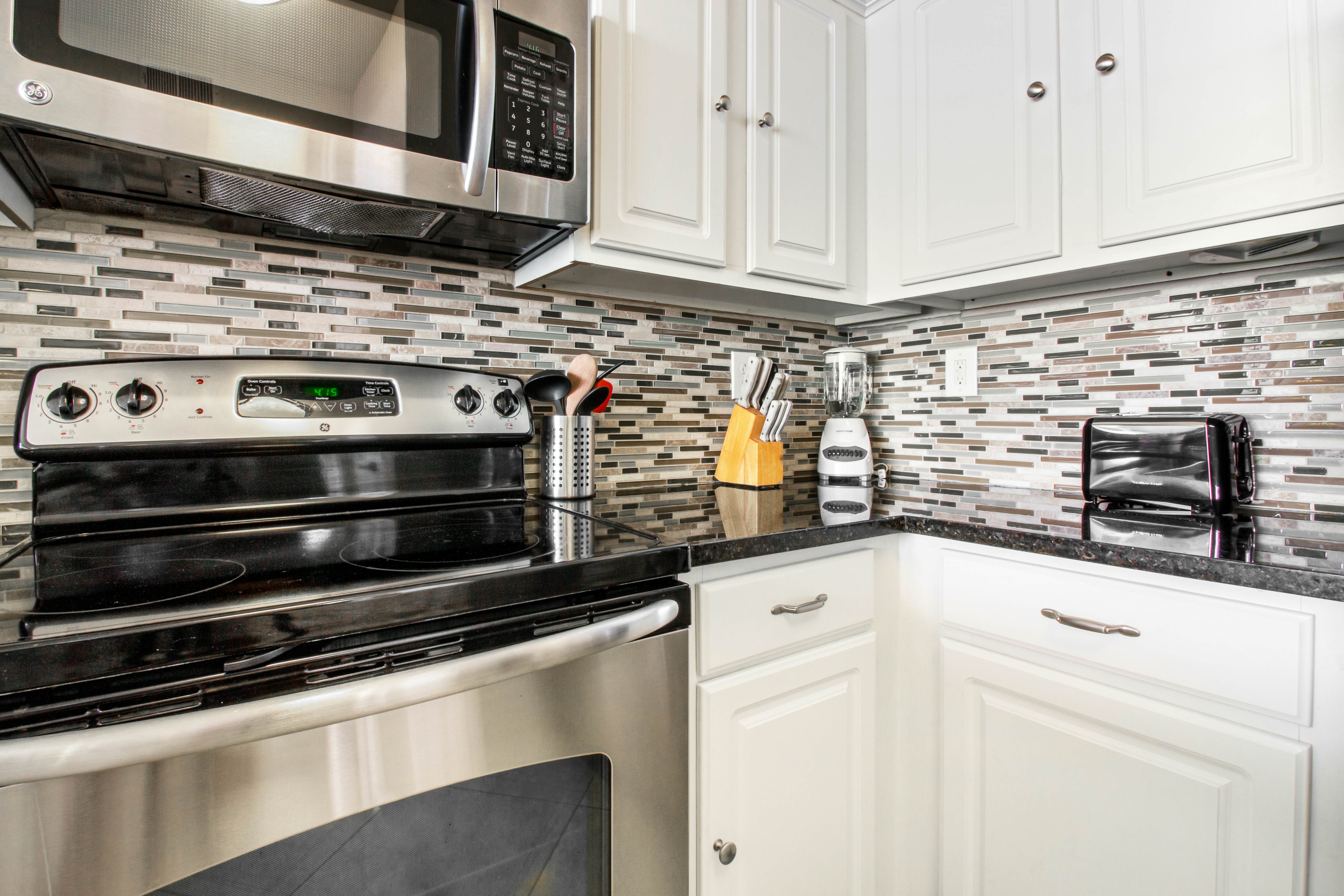 Gulf-Front Condo with Balcony Pools and Gym