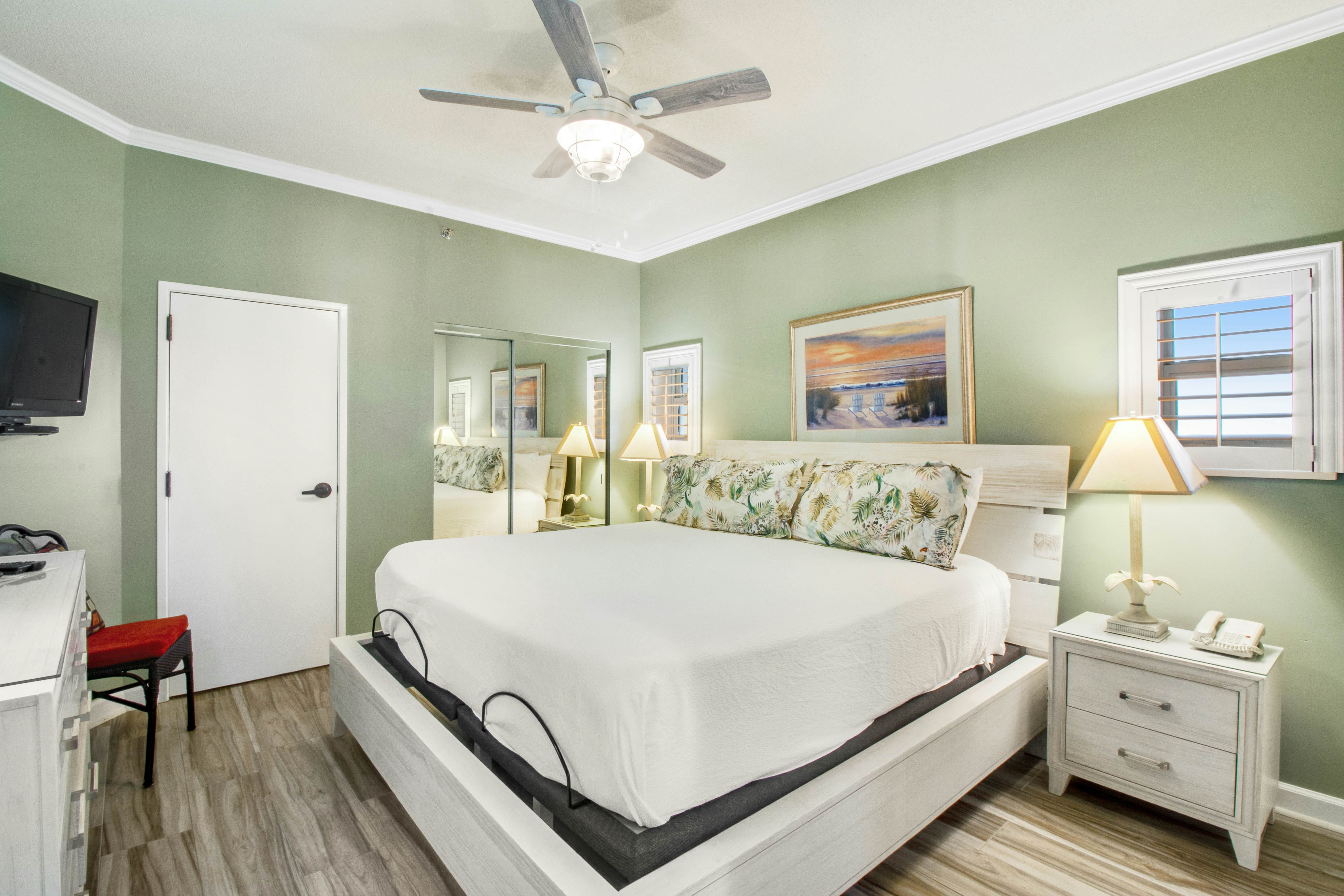 Gulf-Front Condo with Balcony Pools and Gym