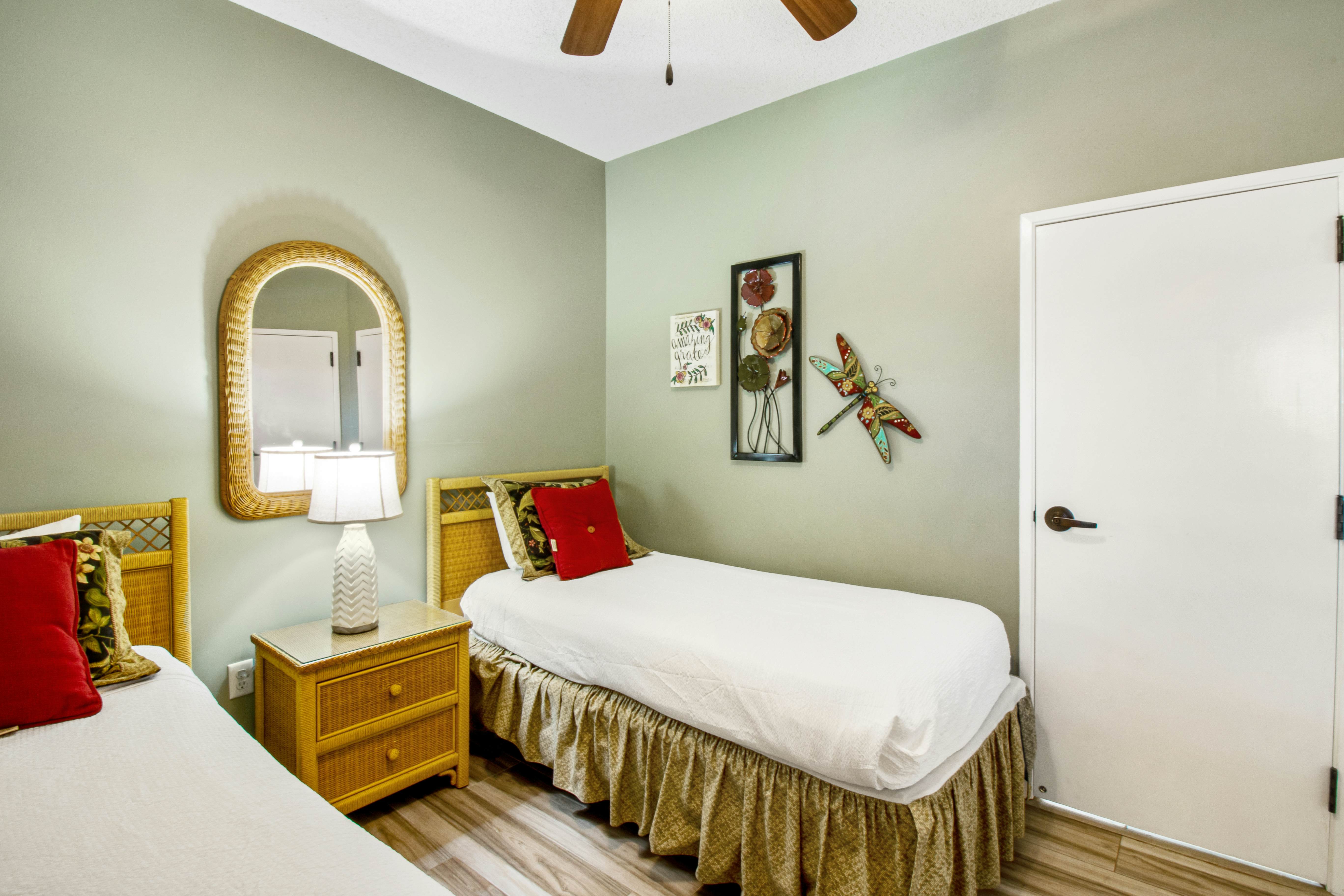 Gulf-Front Condo with Balcony Pools and Gym