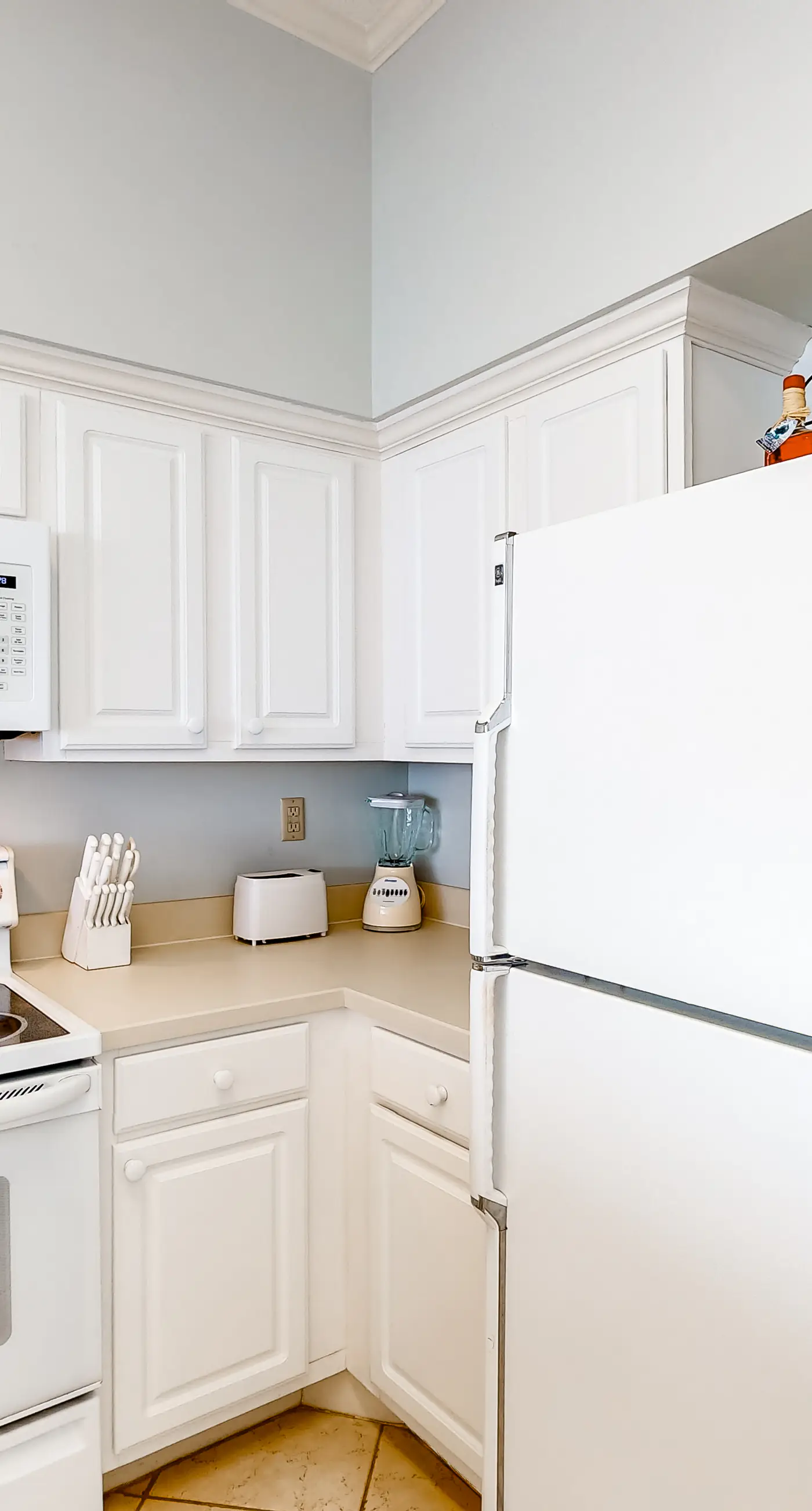 High-Floor Gulf-Front Condo with Balcony