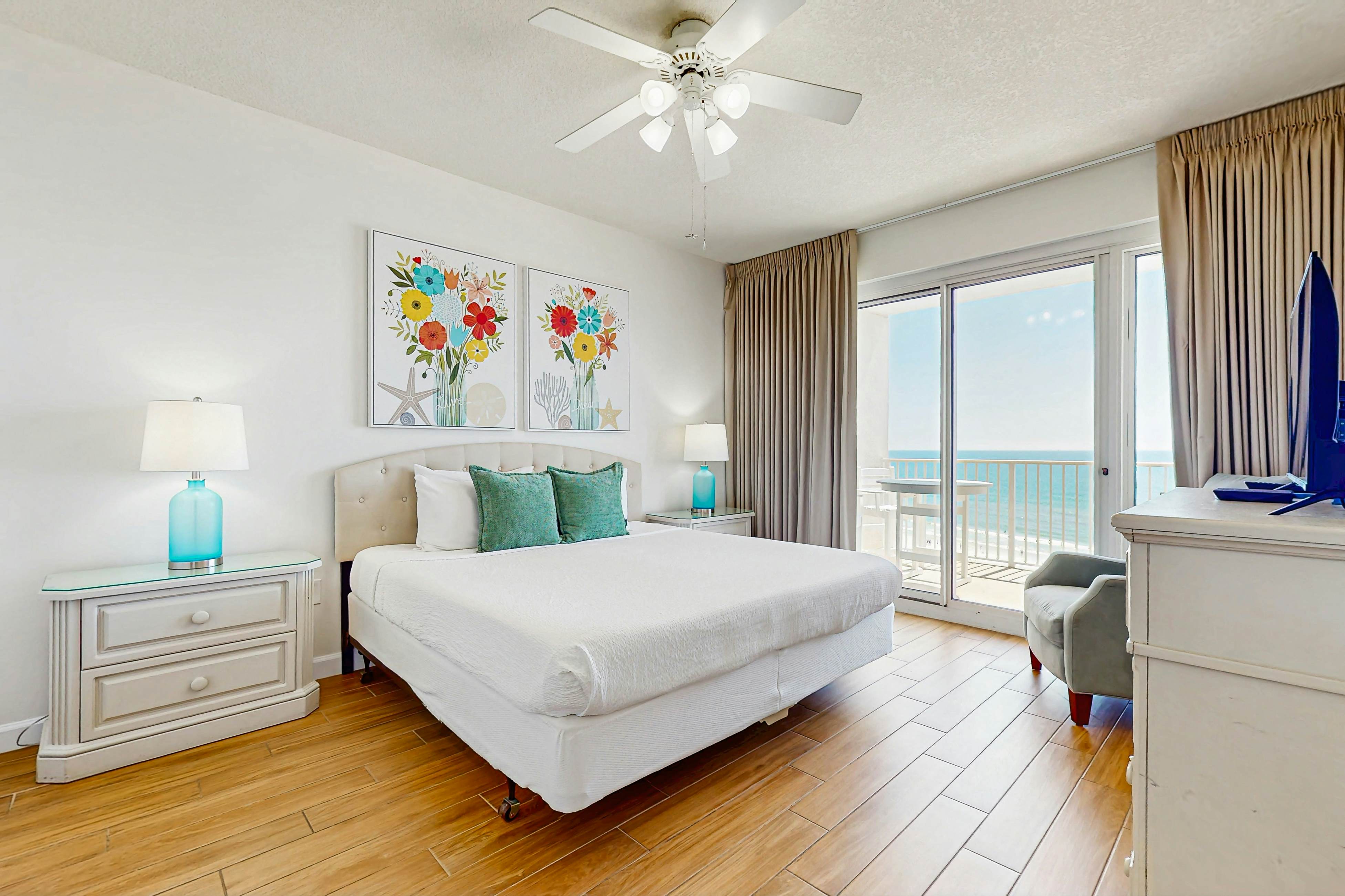 Gulf View Condo with Balcony Pools and Tennis