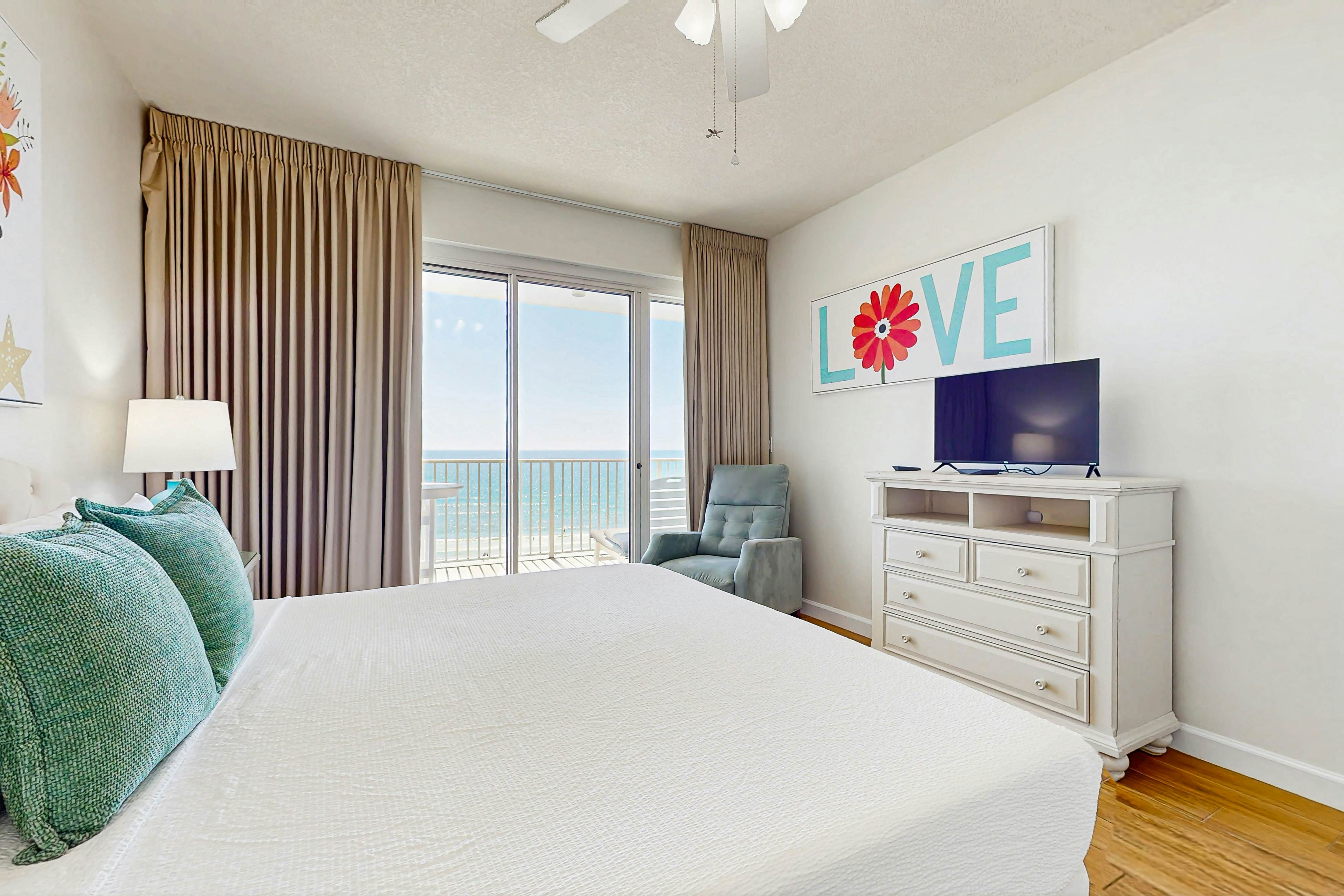 Gulf View Condo with Balcony Pools and Tennis