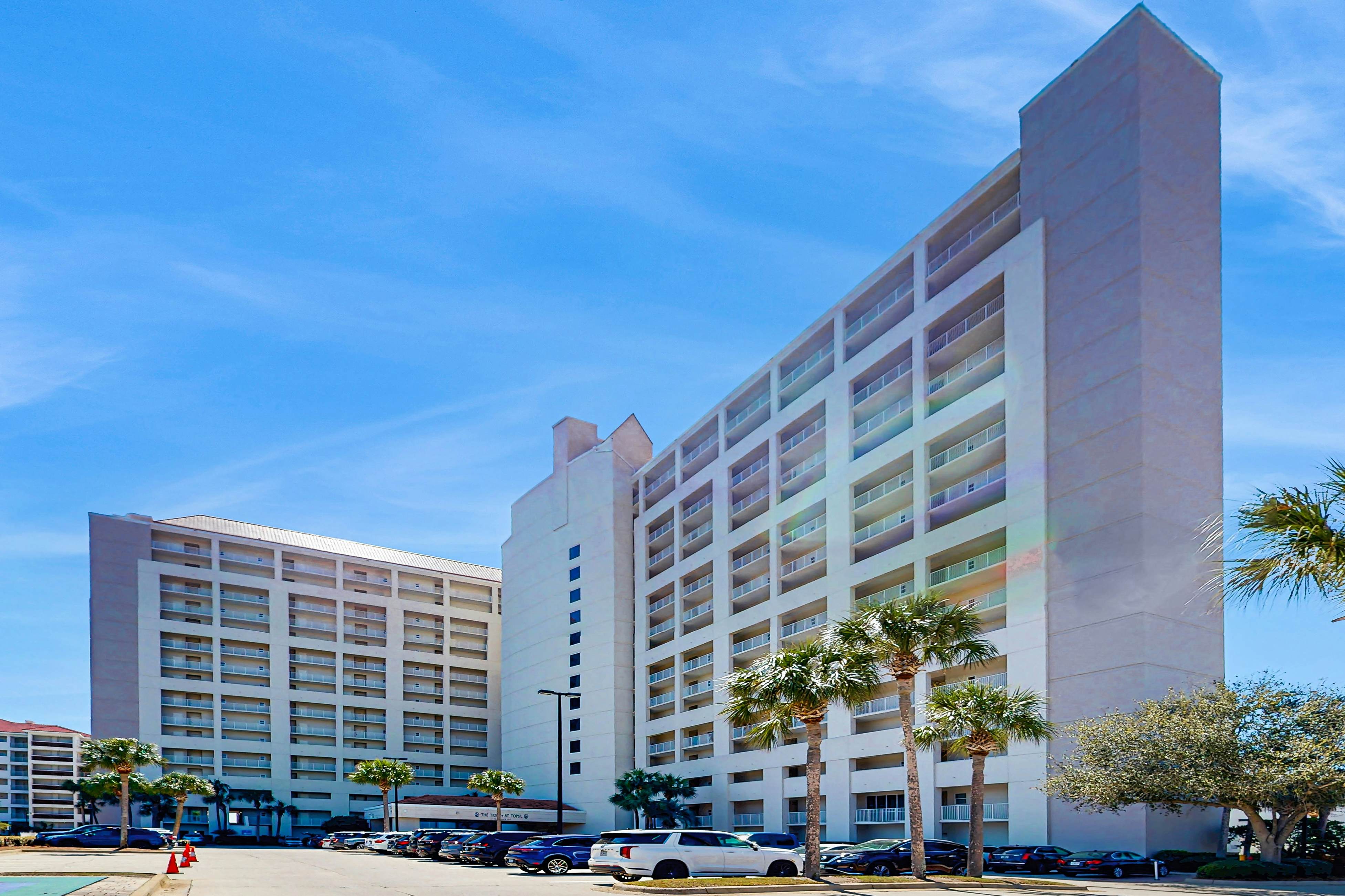 Gulf View Condo with Balcony Pools and Tennis