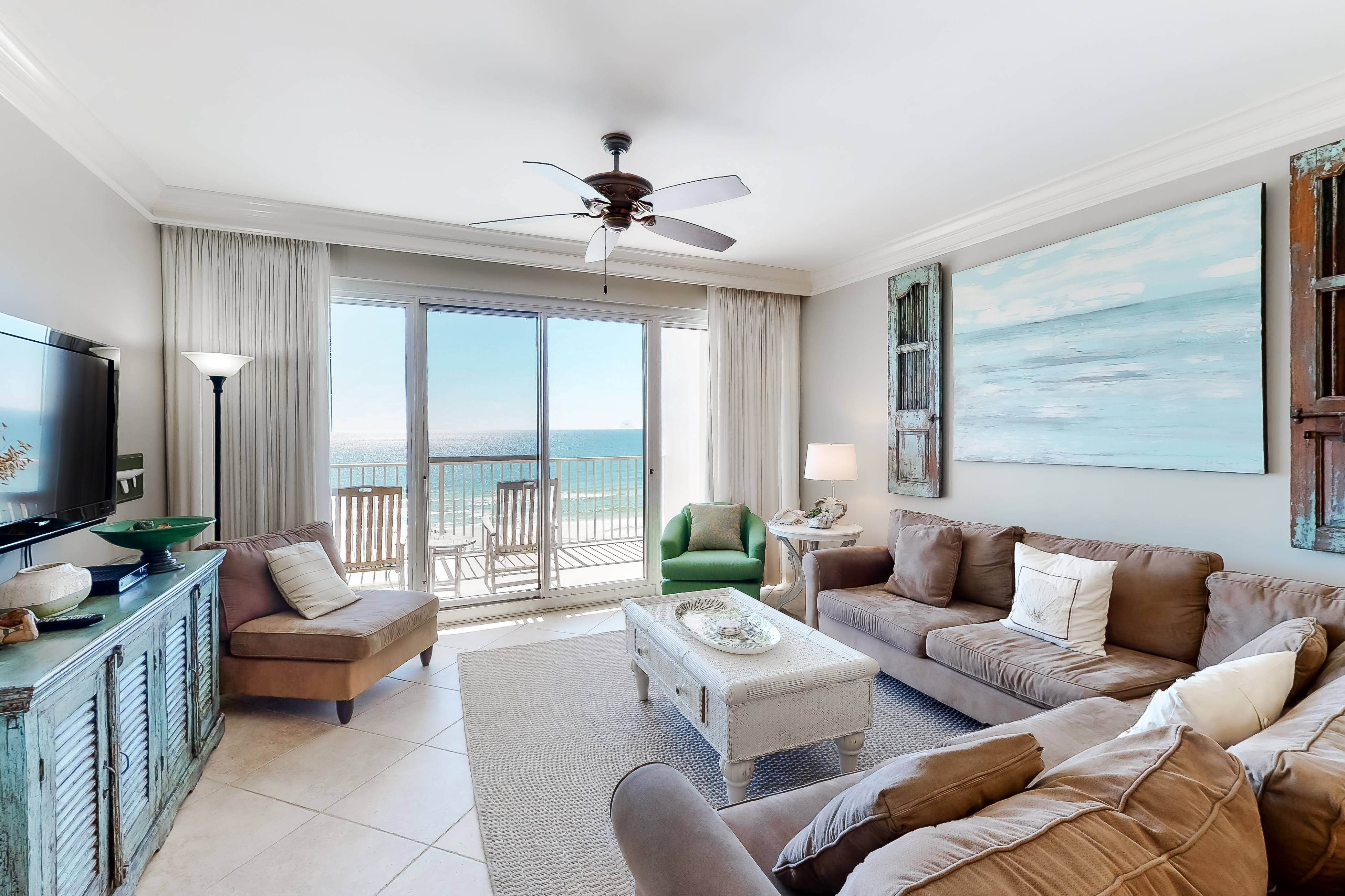 Upscale Gulf-Front Condo with Pools and Tennis