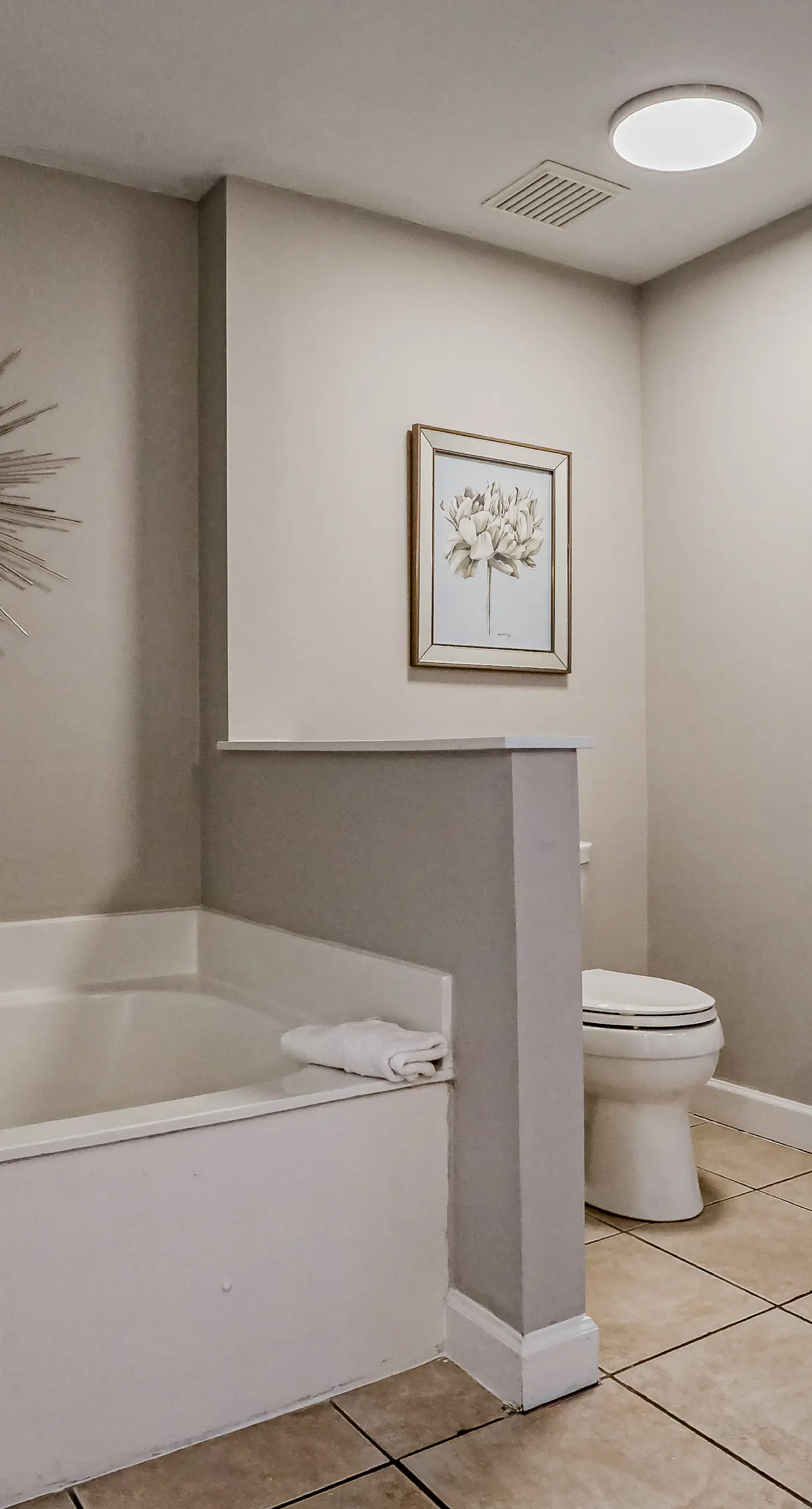 13th-Floor Gulf-Front Condo with Pool and Gym