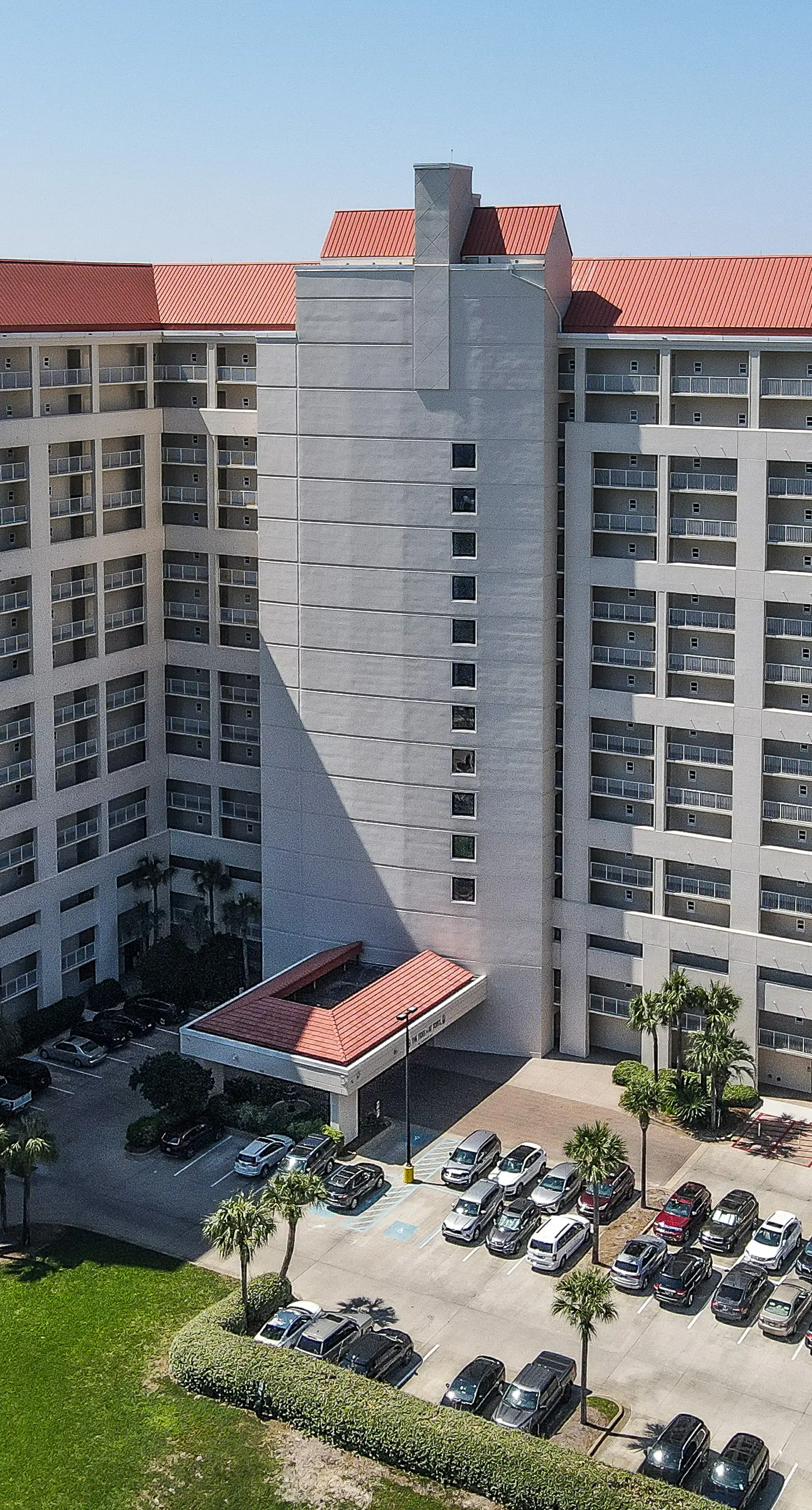 13th-Floor Gulf-Front Condo with Pool and Gym