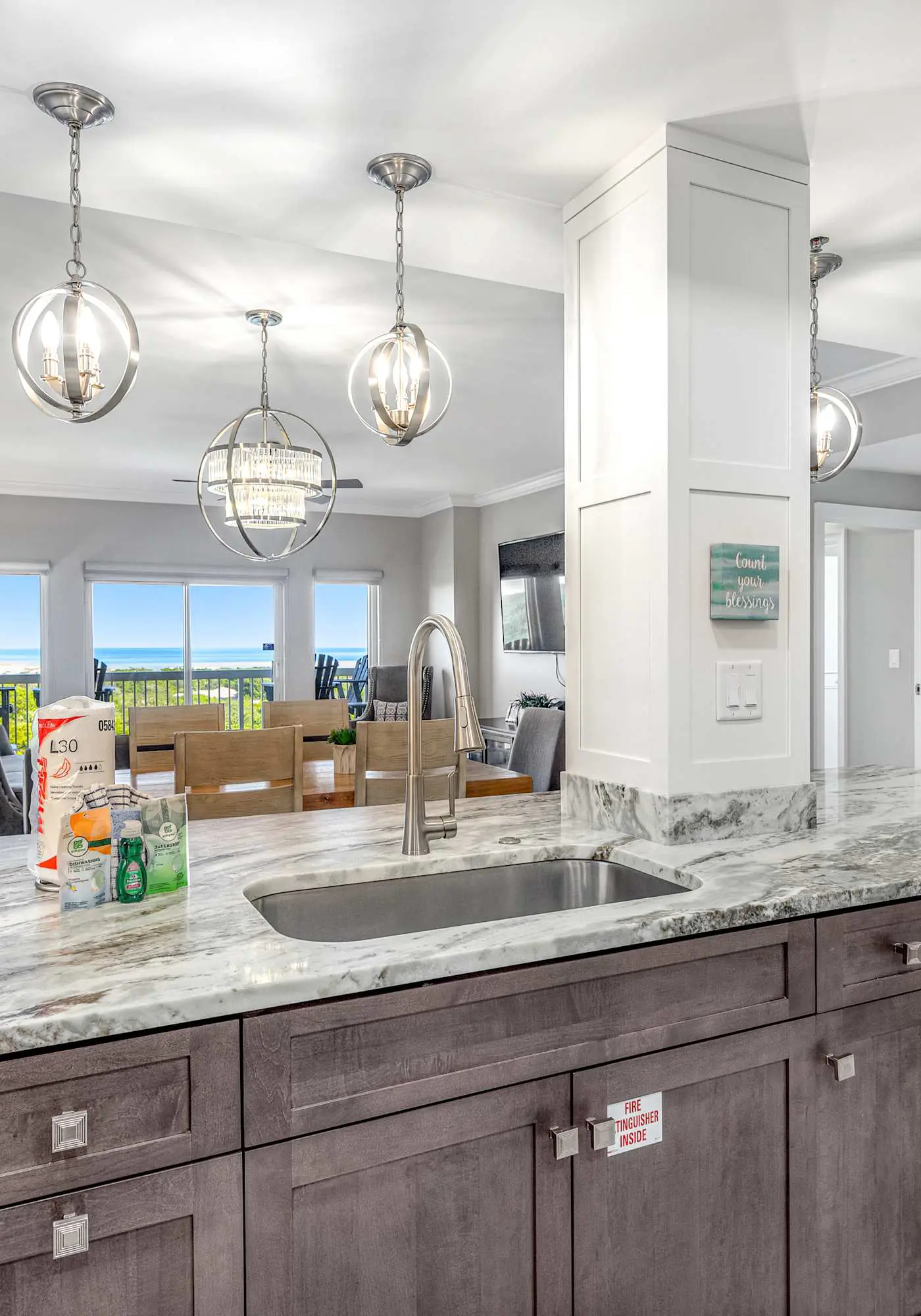 Shoreline views, private balcony retreat