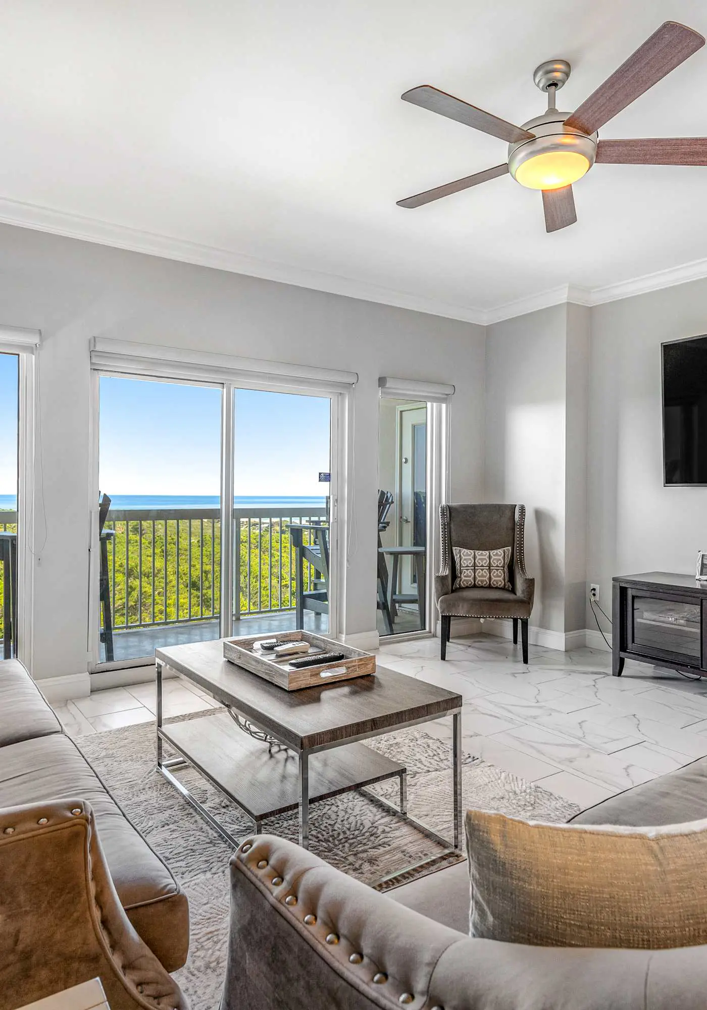 Shoreline views, private balcony retreat