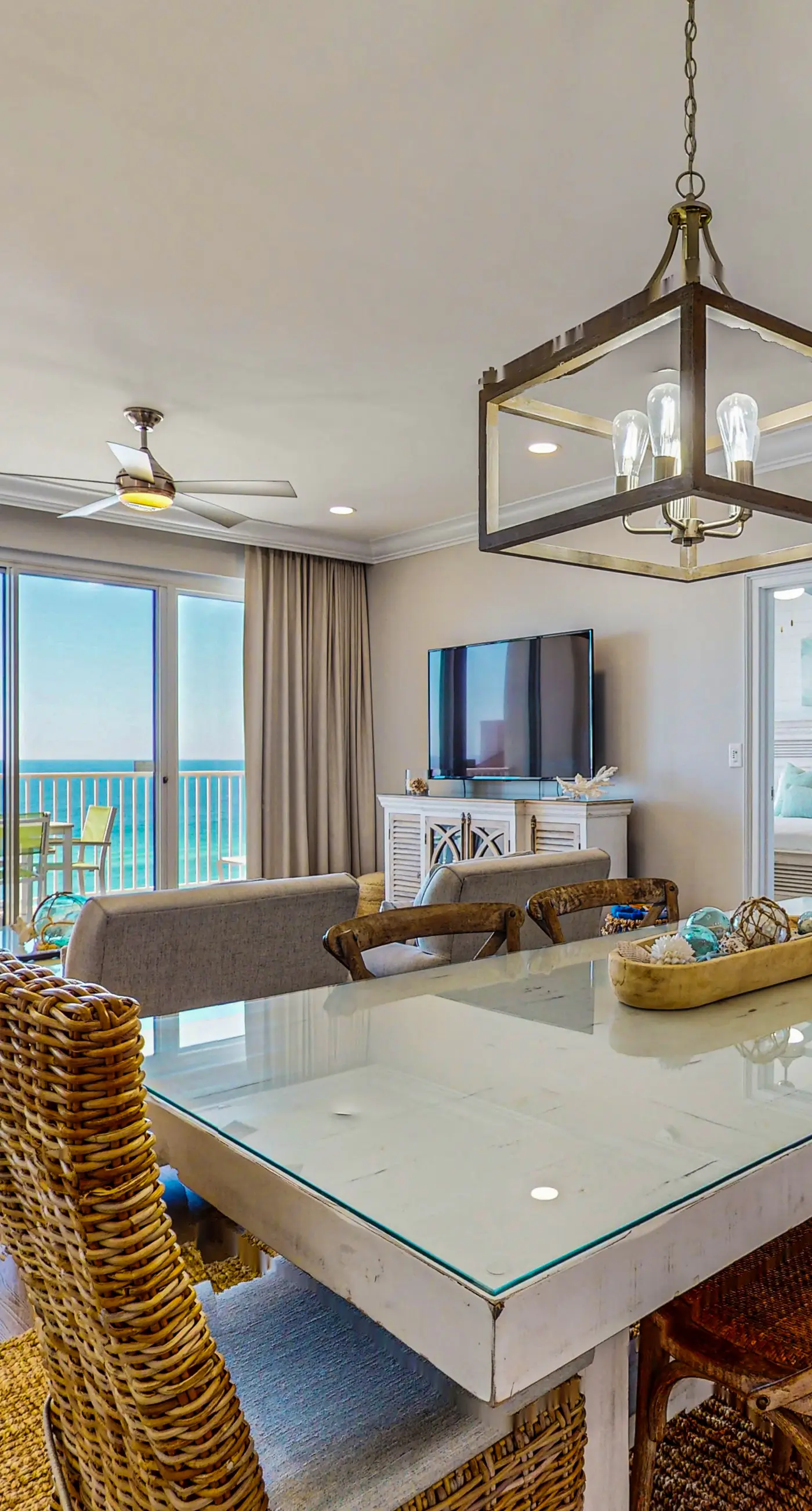 Oceanfront condo with breathtaking views