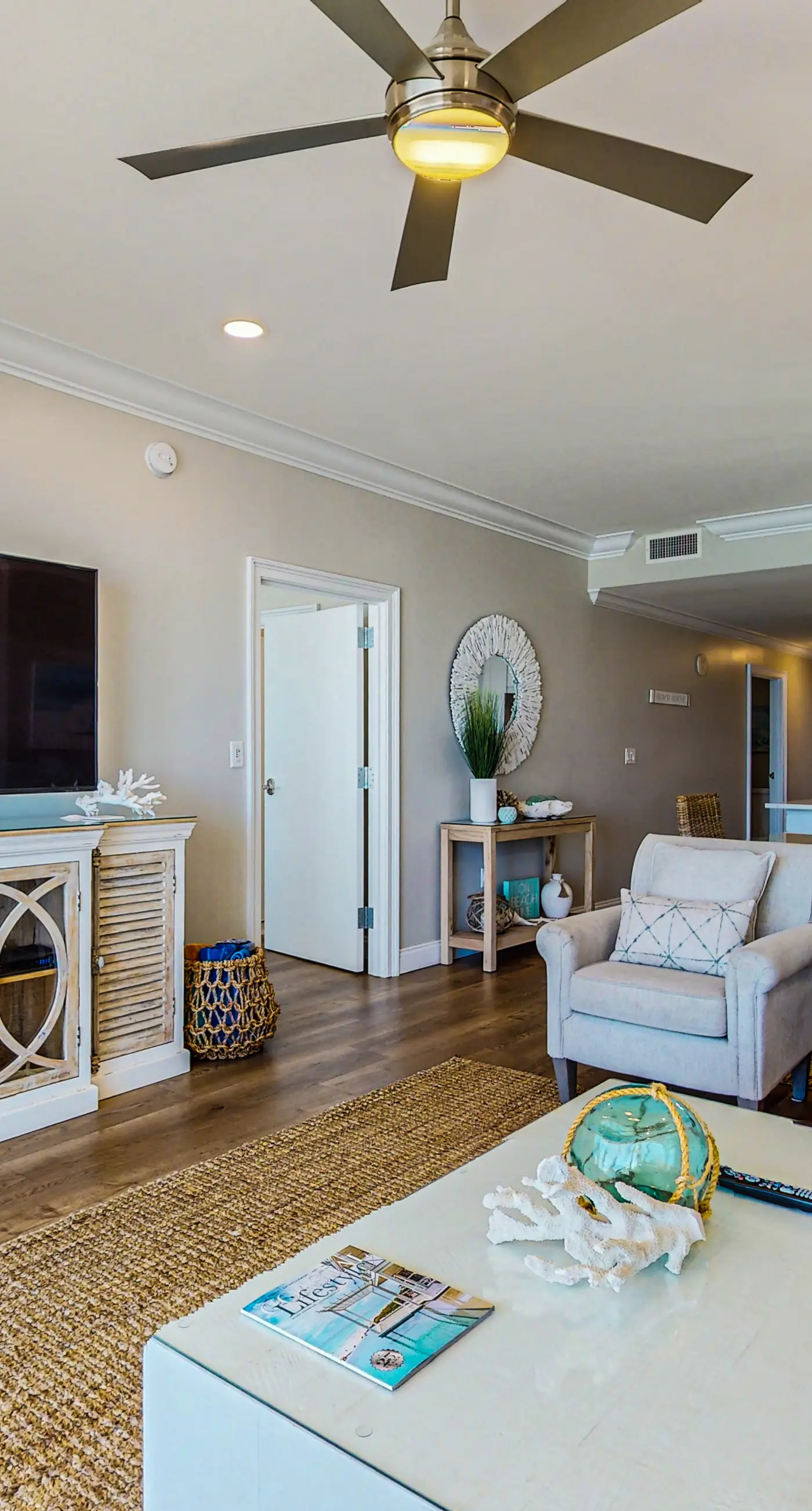 Oceanfront condo with breathtaking views