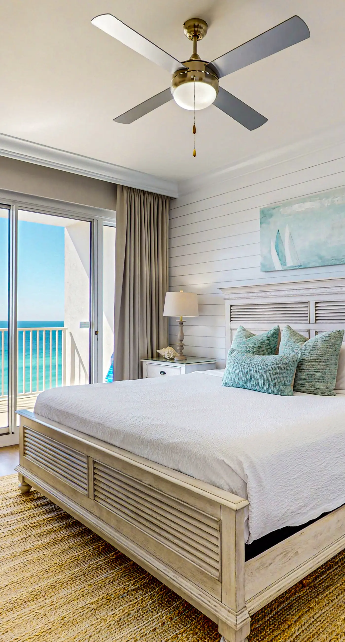 Oceanfront condo with breathtaking views