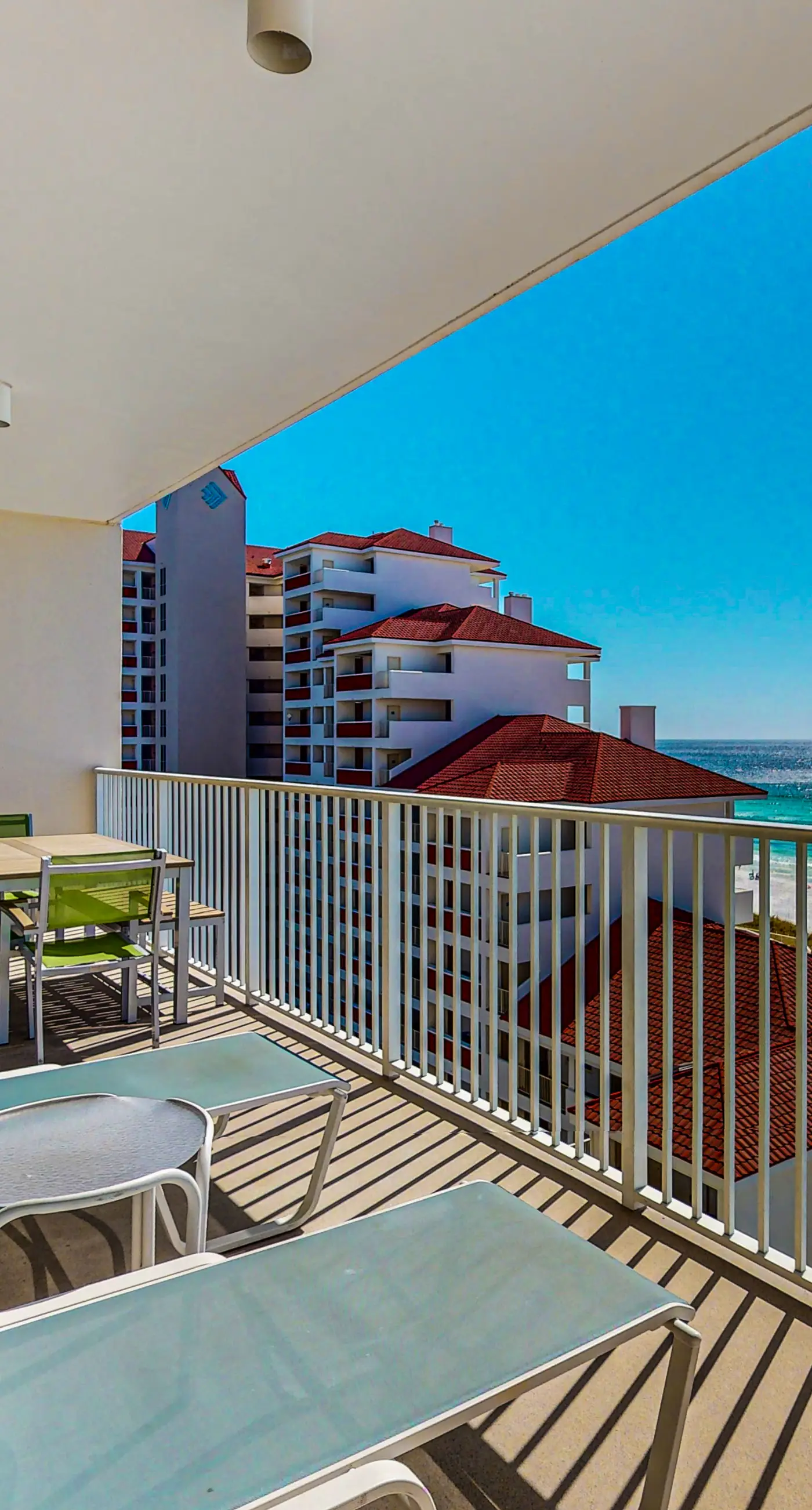 Oceanfront condo with breathtaking views