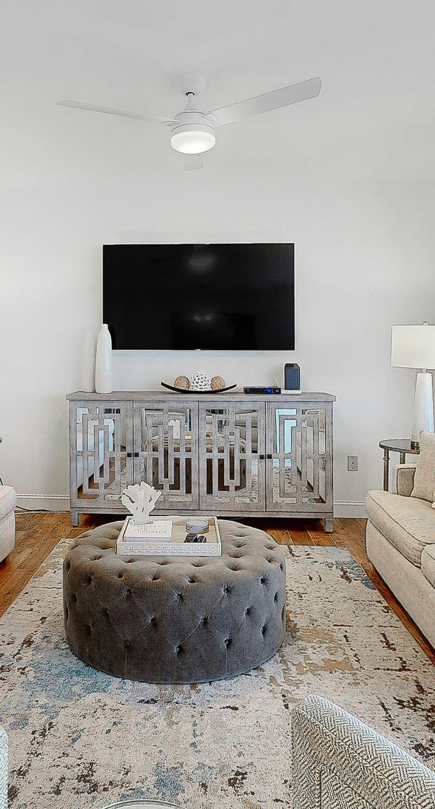 Elegant 9th-Floor Condo with Pools and Gym