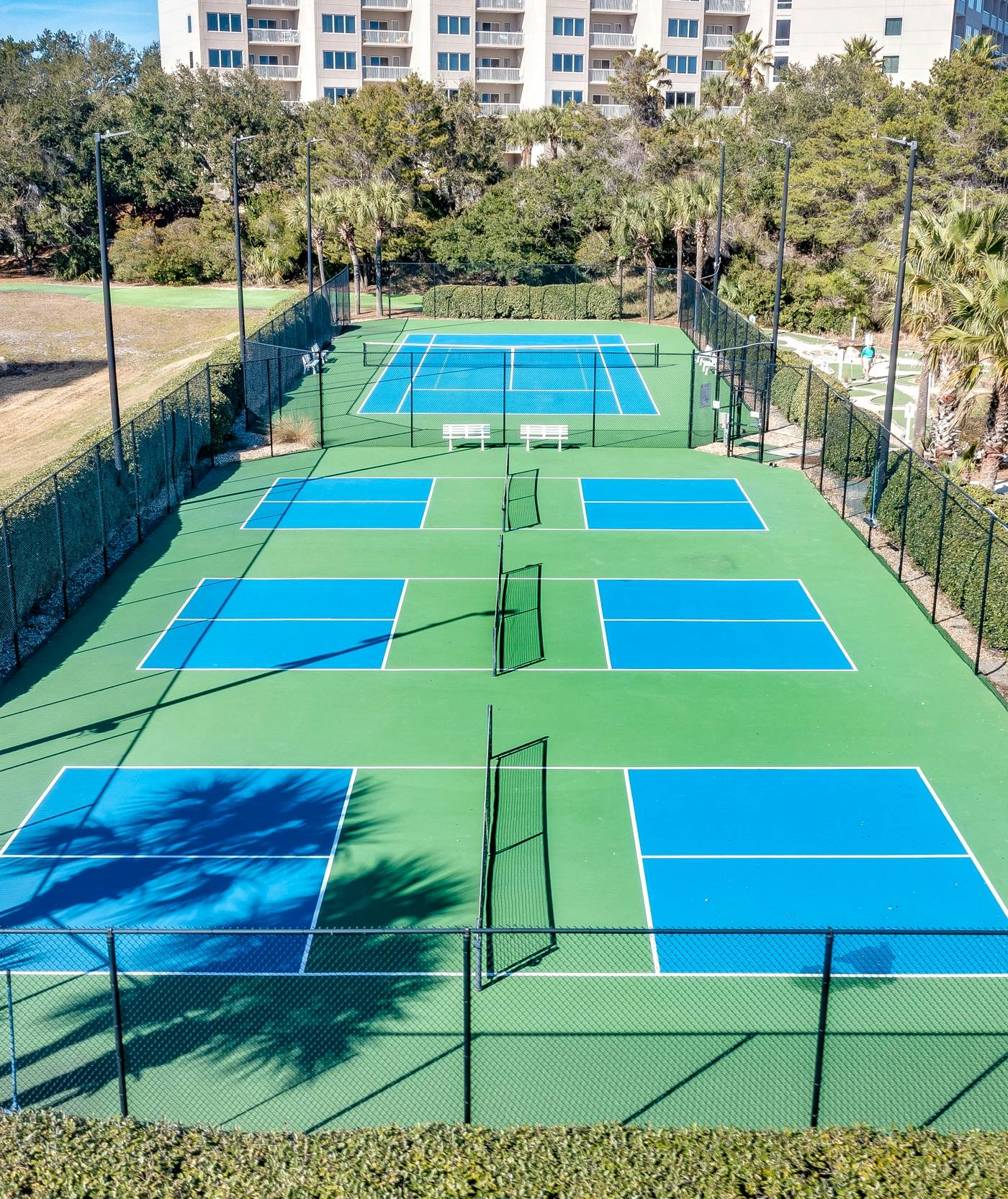 Elegant 9th-Floor Condo with Pools and Gym