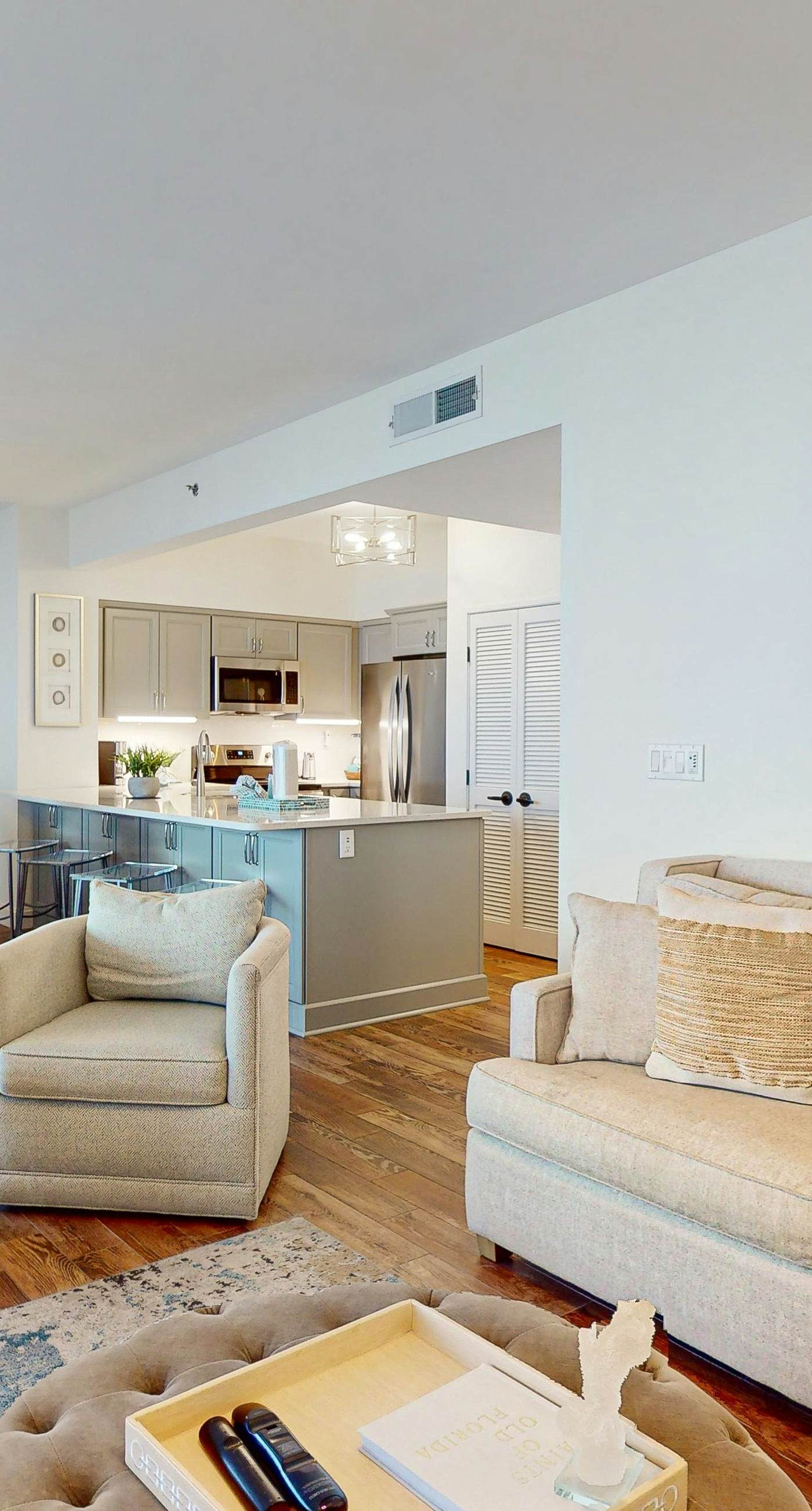 Elegant 9th-Floor Condo with Pools and Gym